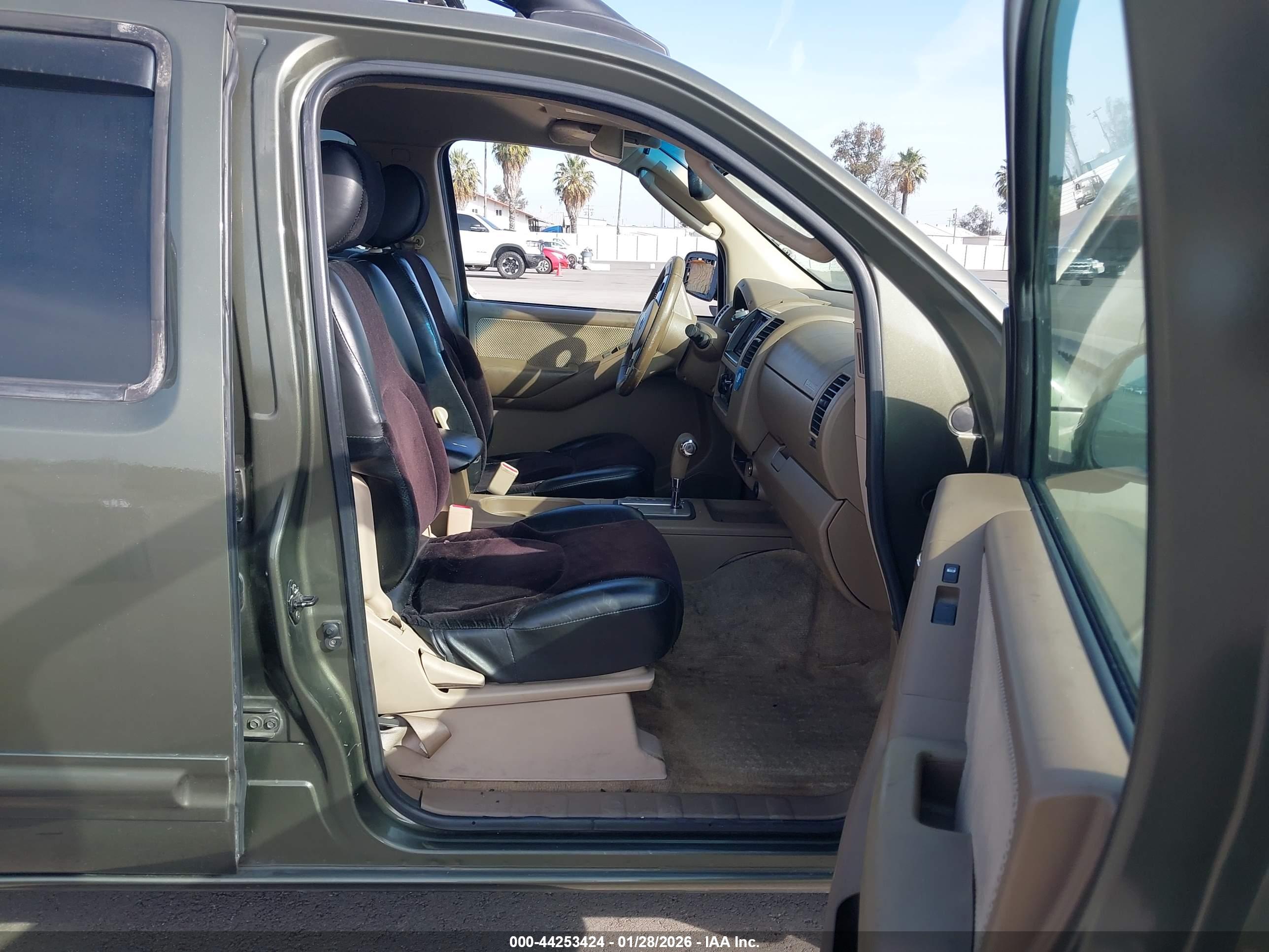 NISSAN FRONTIER image 5