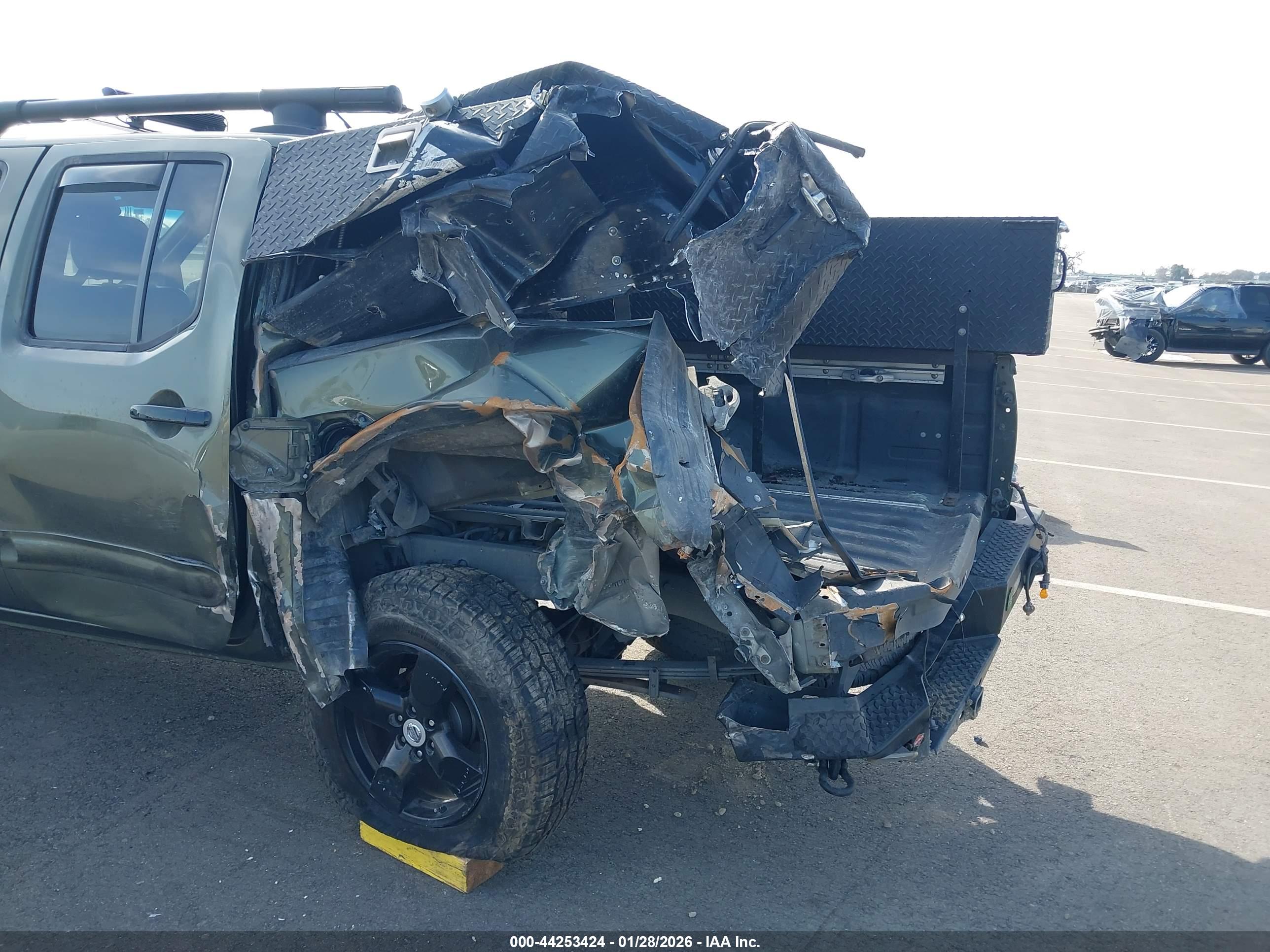 NISSAN FRONTIER image 6
