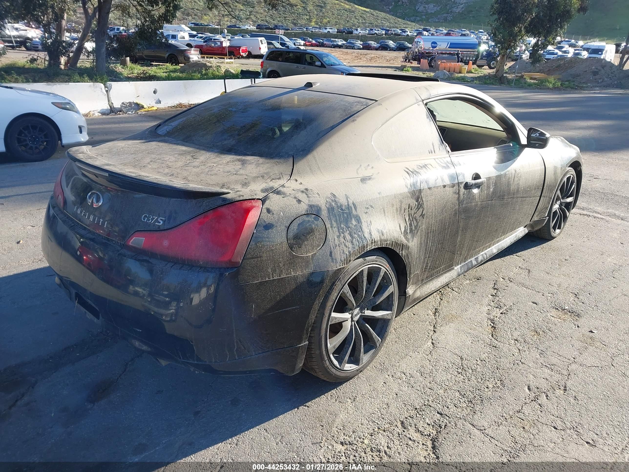 INFINITI G37 image 4