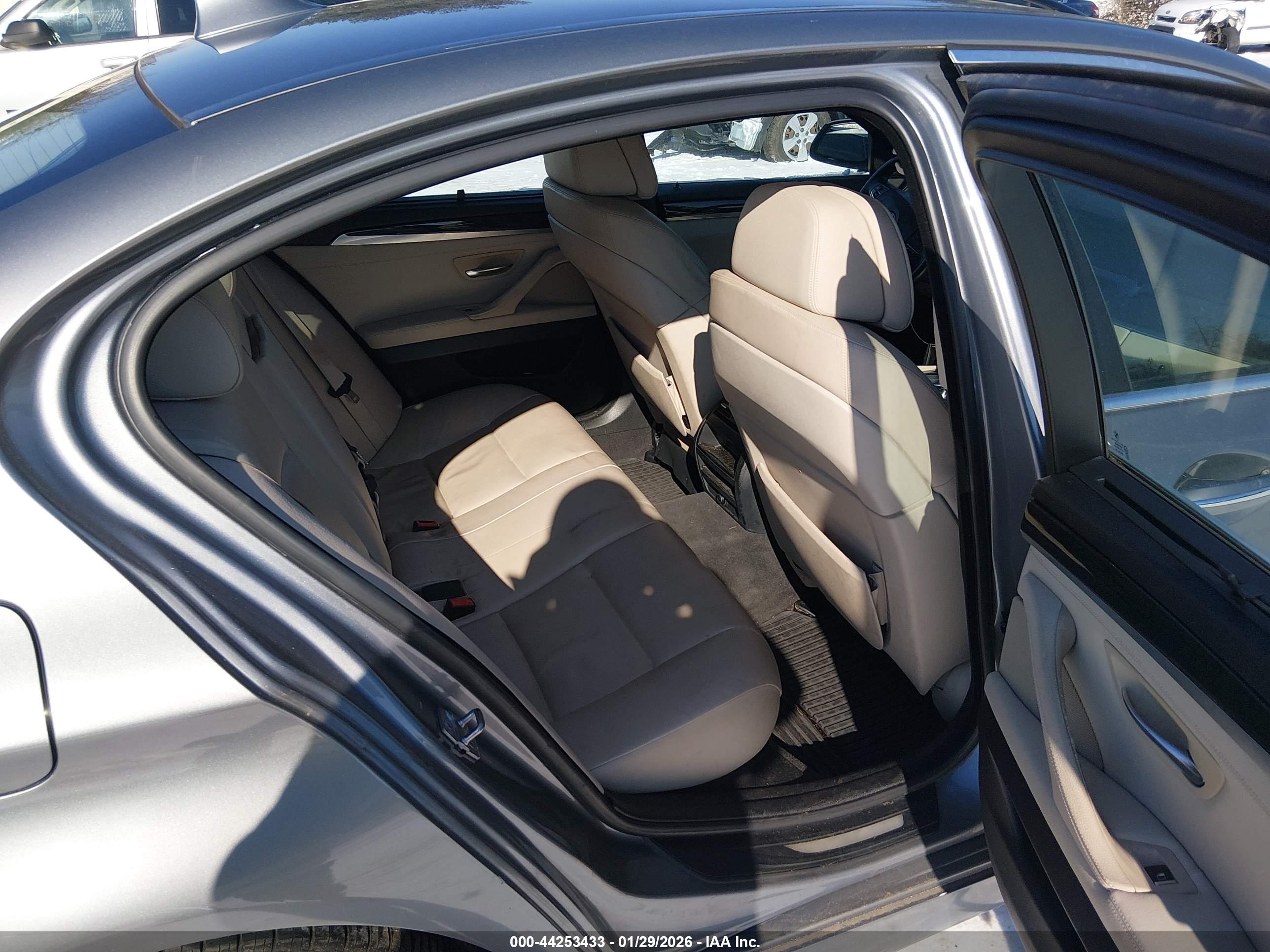 BMW 535I image 8