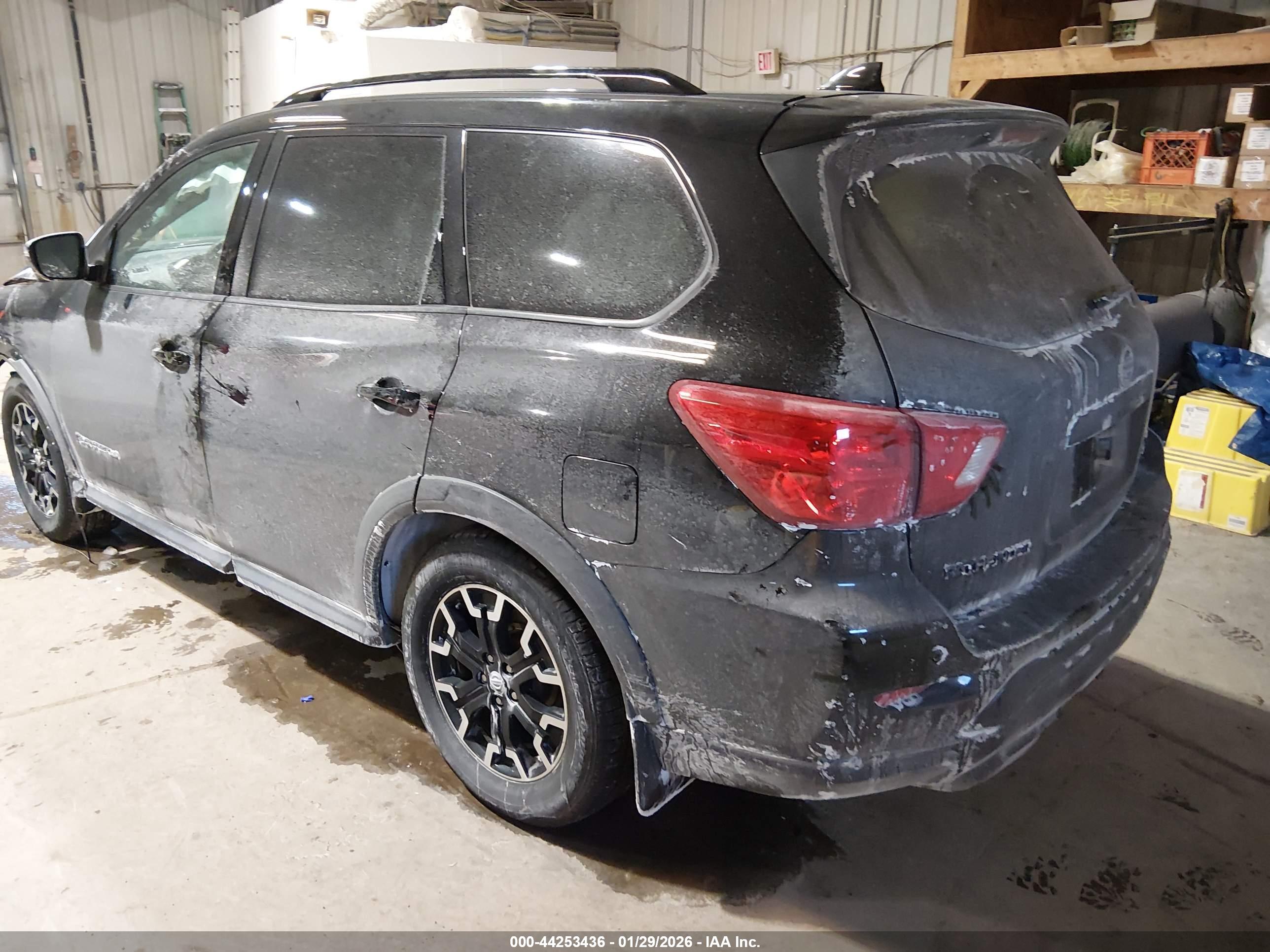 NISSAN PATHFINDER image 3
