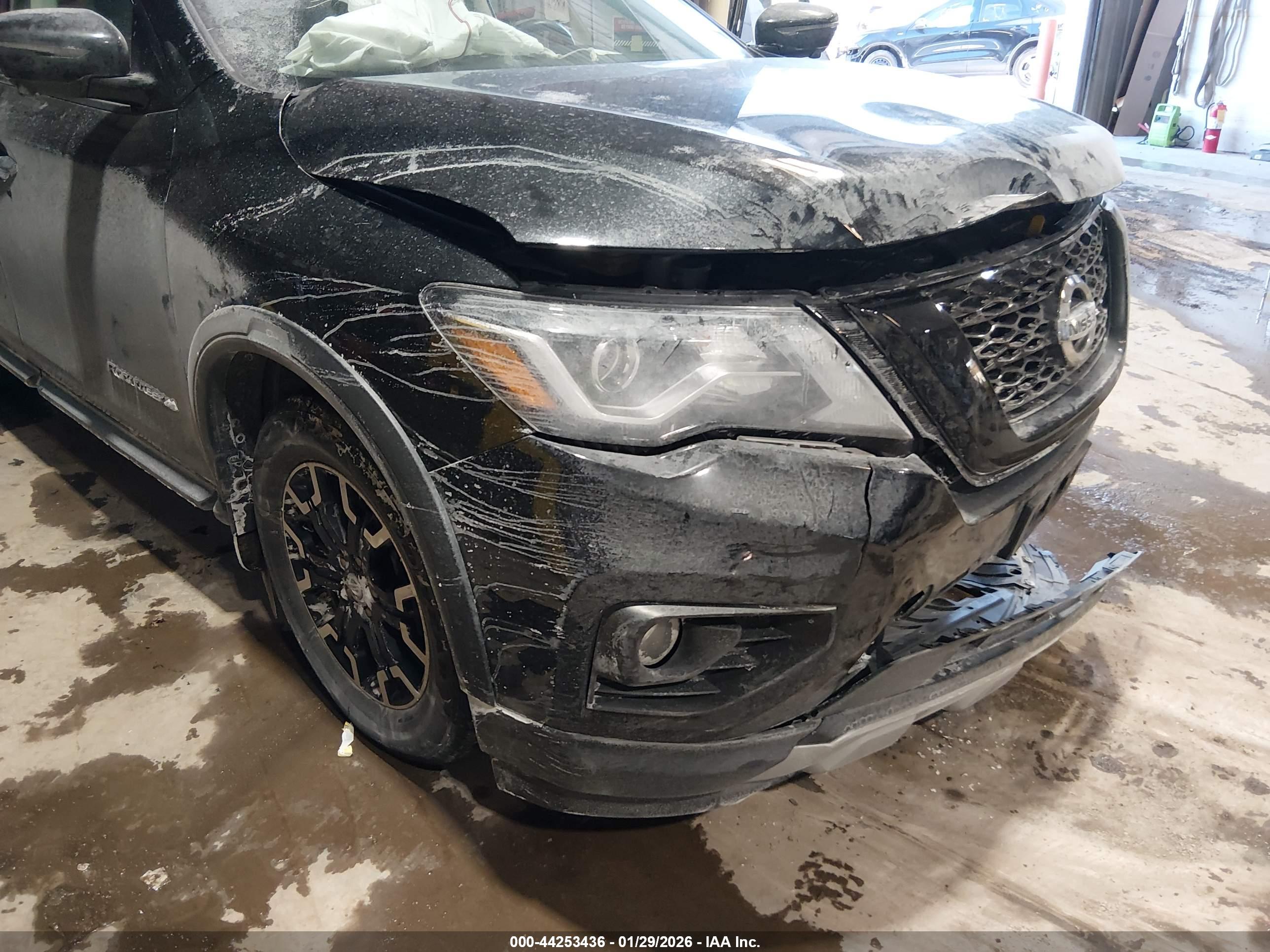 NISSAN PATHFINDER image 6