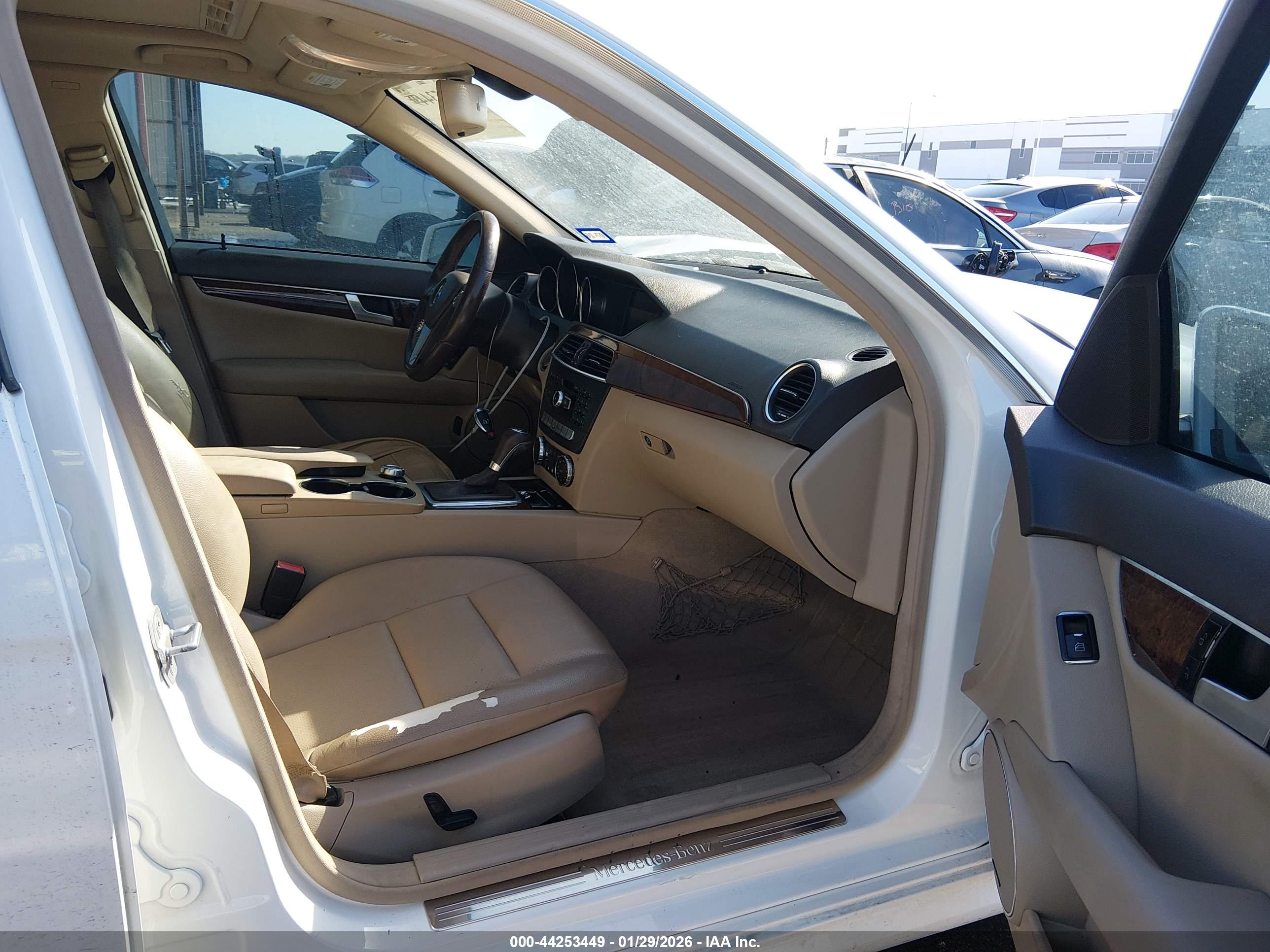 MERCEDES-BENZ C image 5