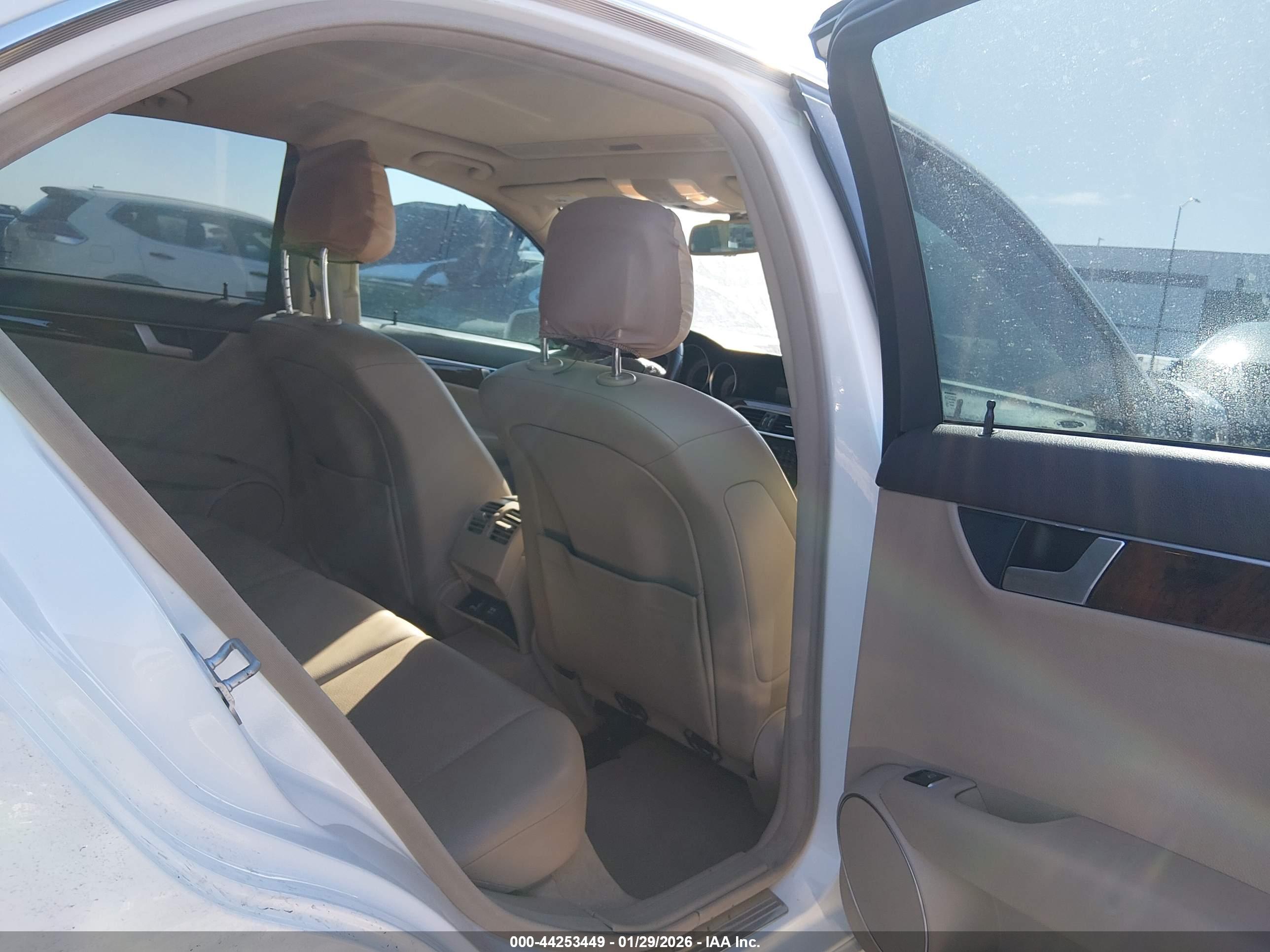 MERCEDES-BENZ C image 8