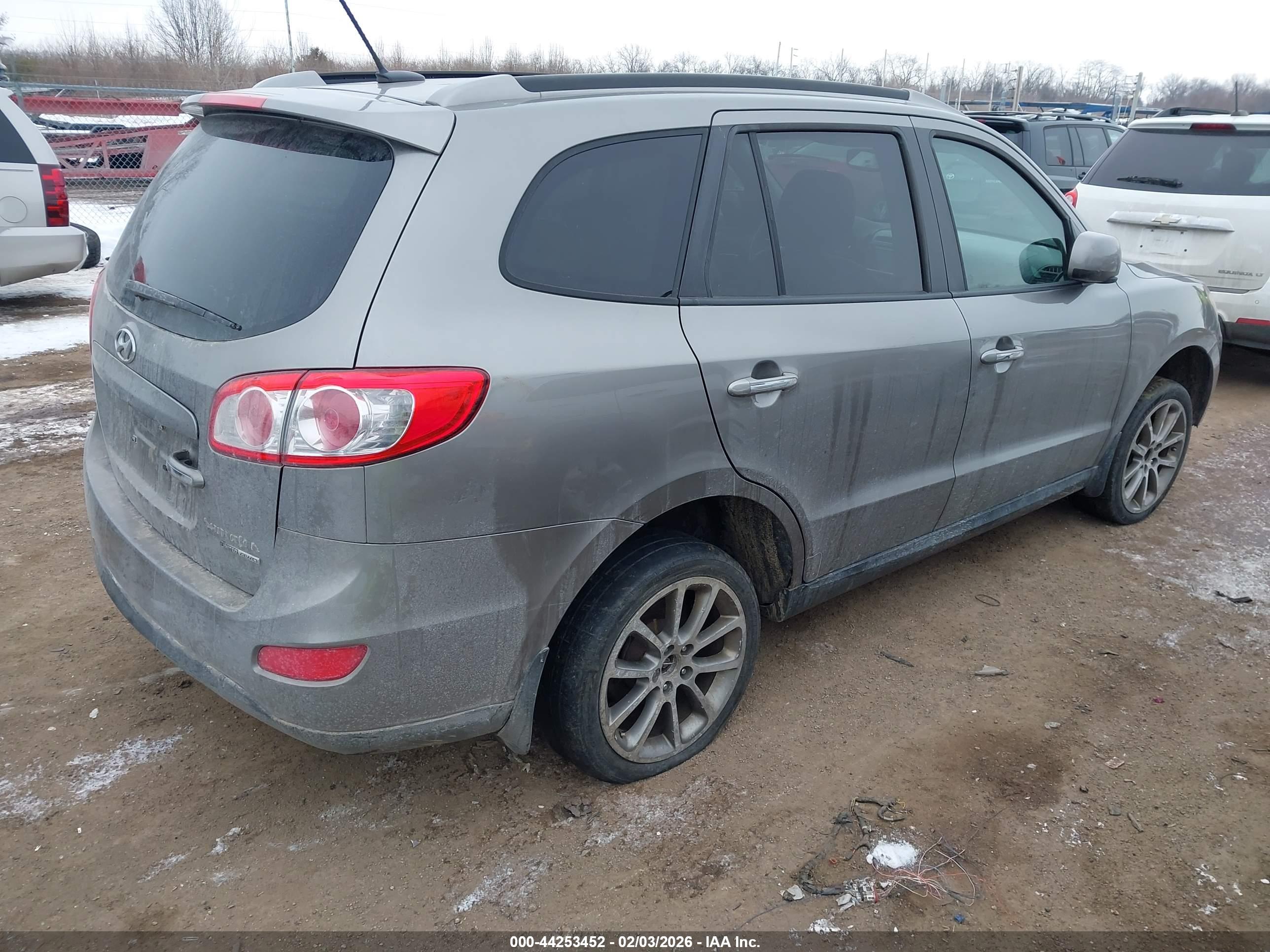 HYUNDAI SANTA image 4