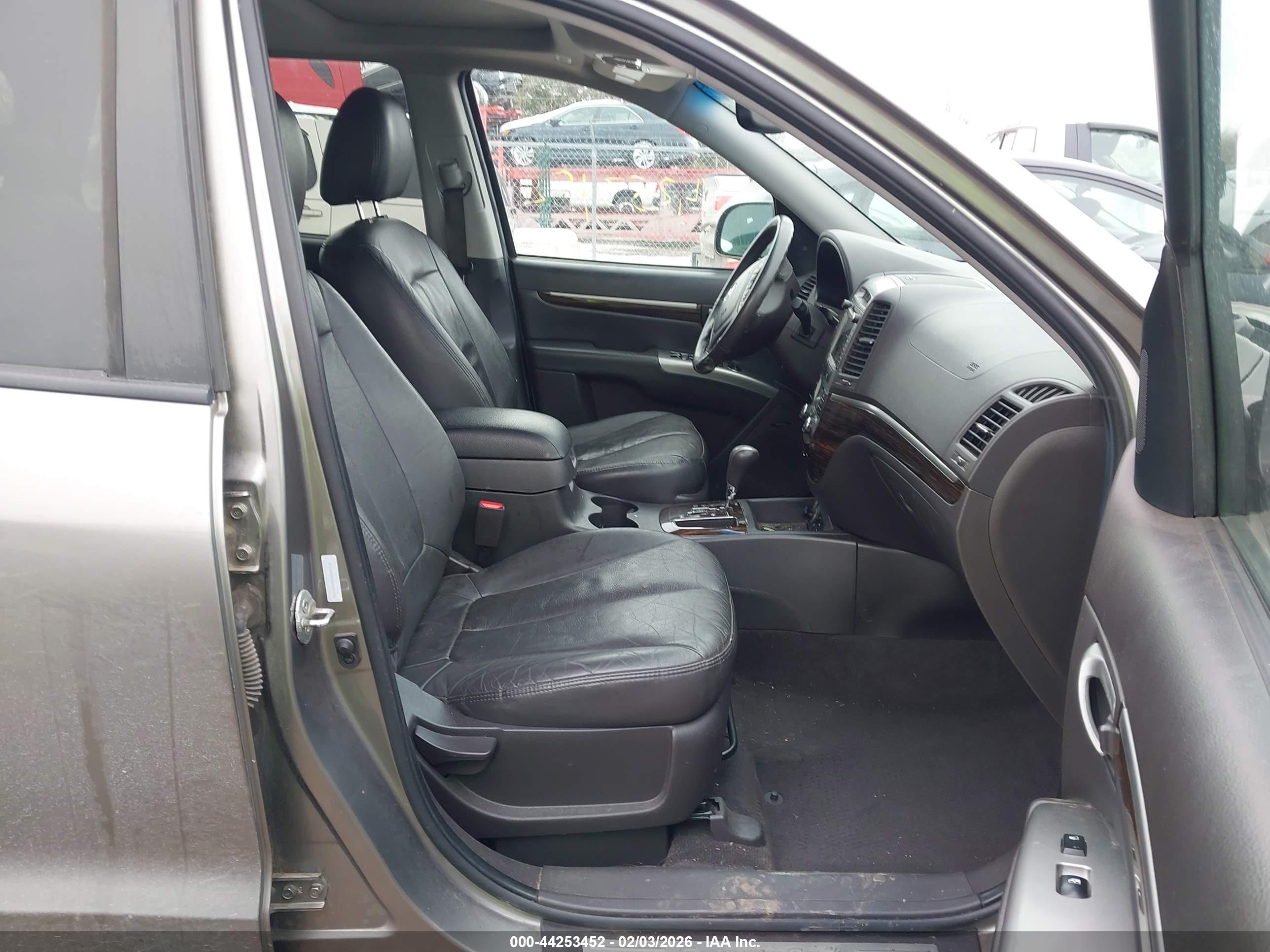 HYUNDAI SANTA image 5