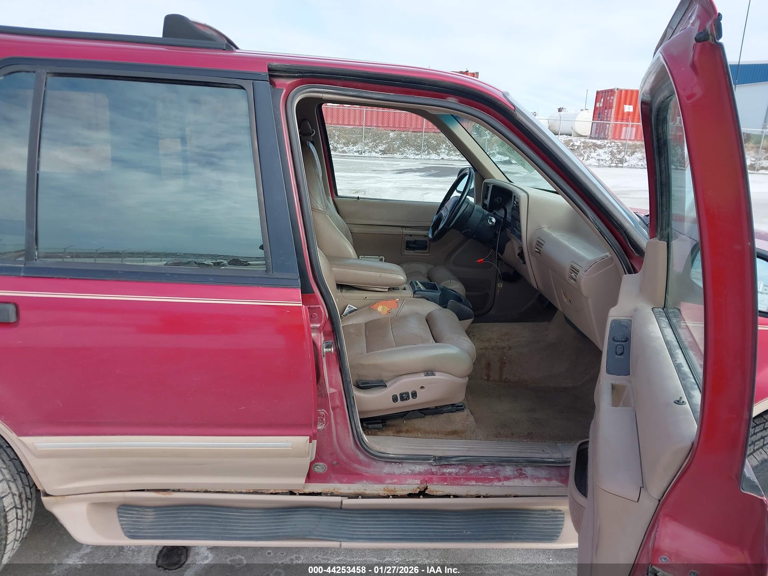 FORD EXPLORER image 5