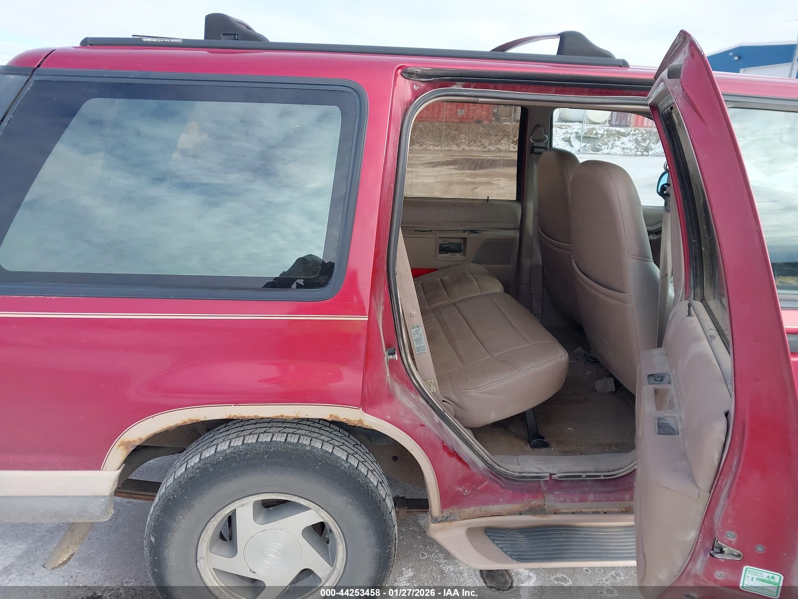 FORD EXPLORER image 8