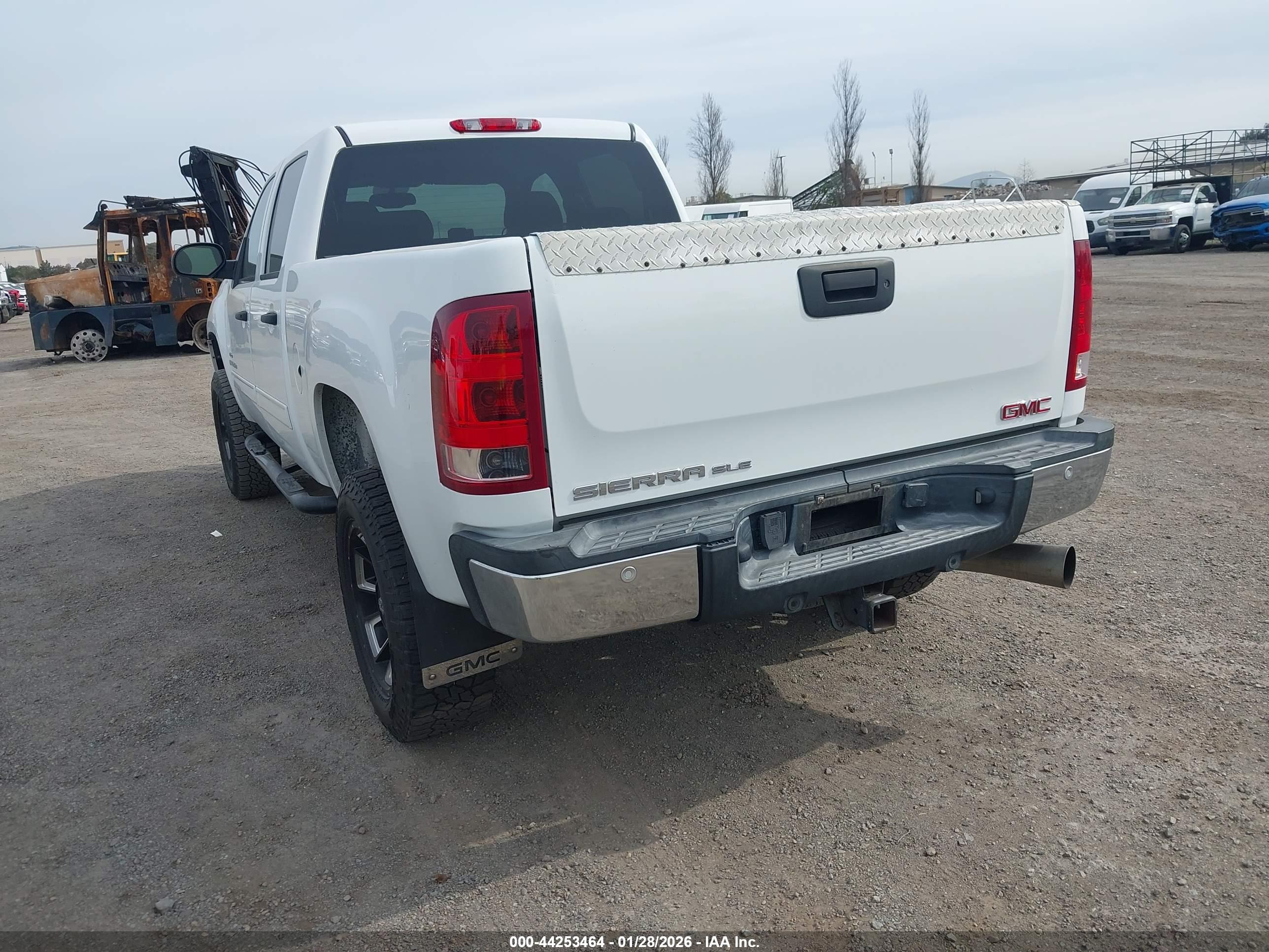 GMC SIERRA image 6