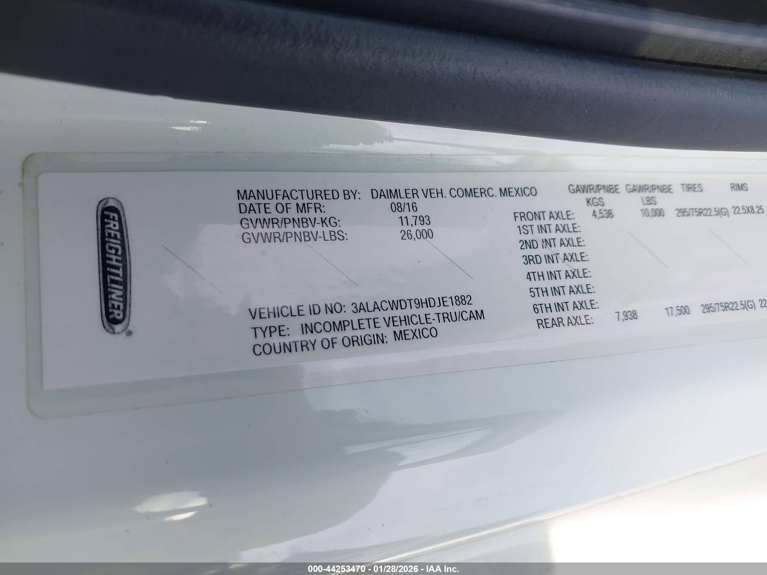 FREIGHTLINER M2 image 9