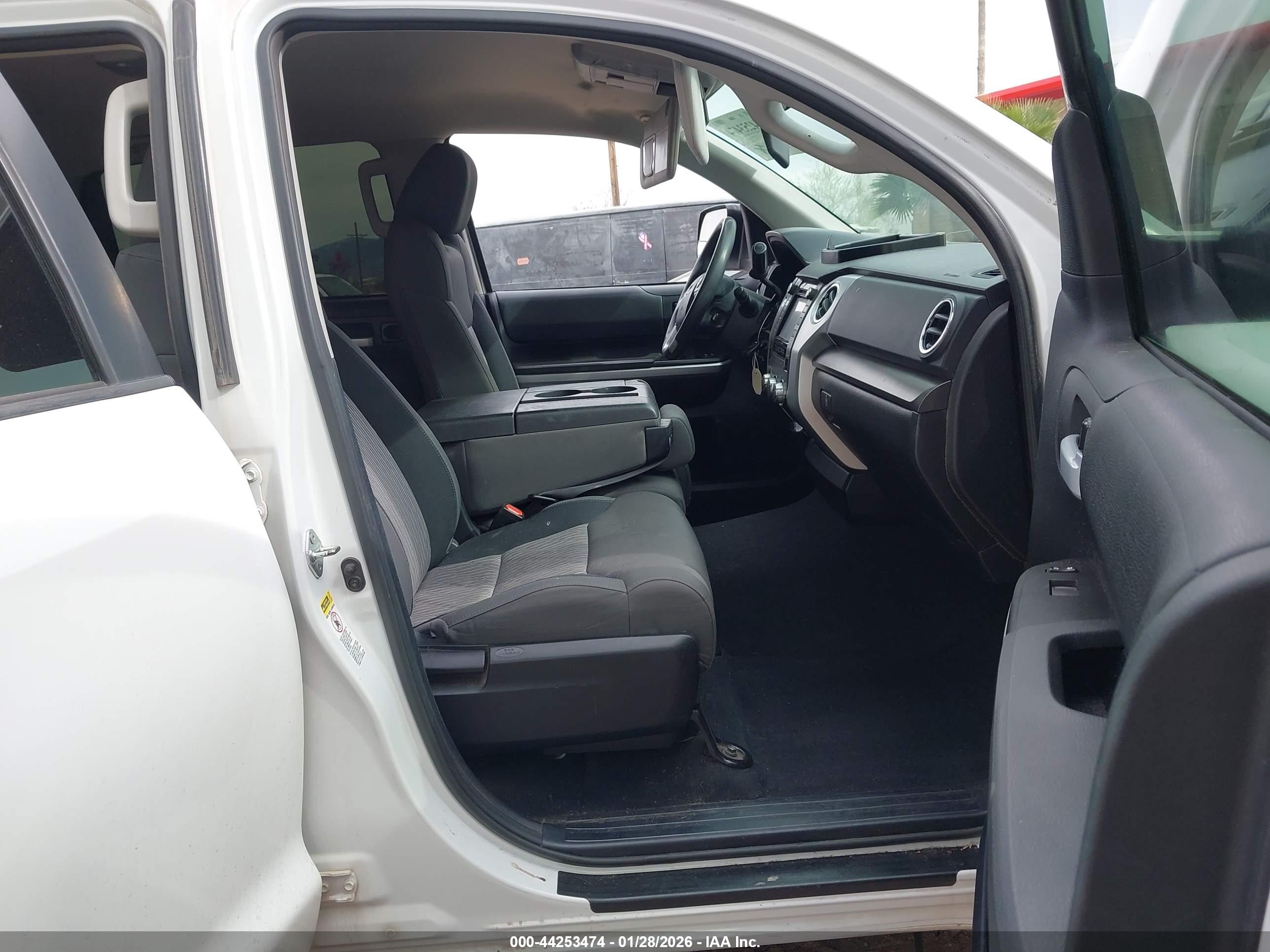 TOYOTA TUNDRA image 5