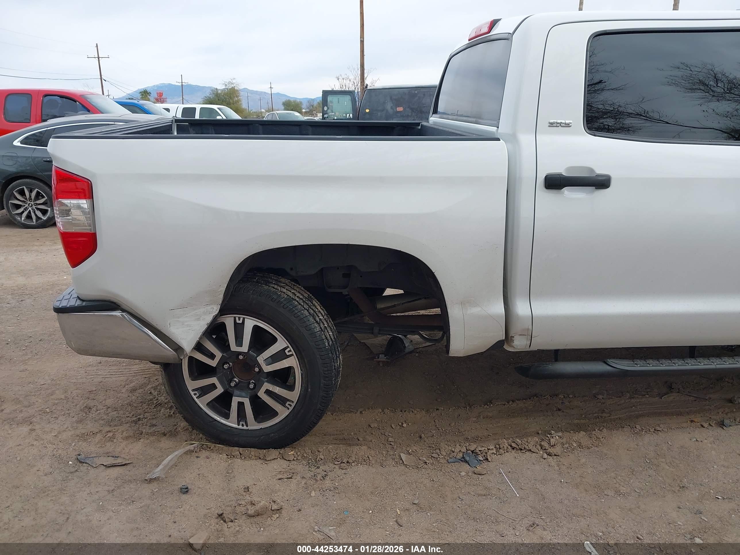 TOYOTA TUNDRA image 6