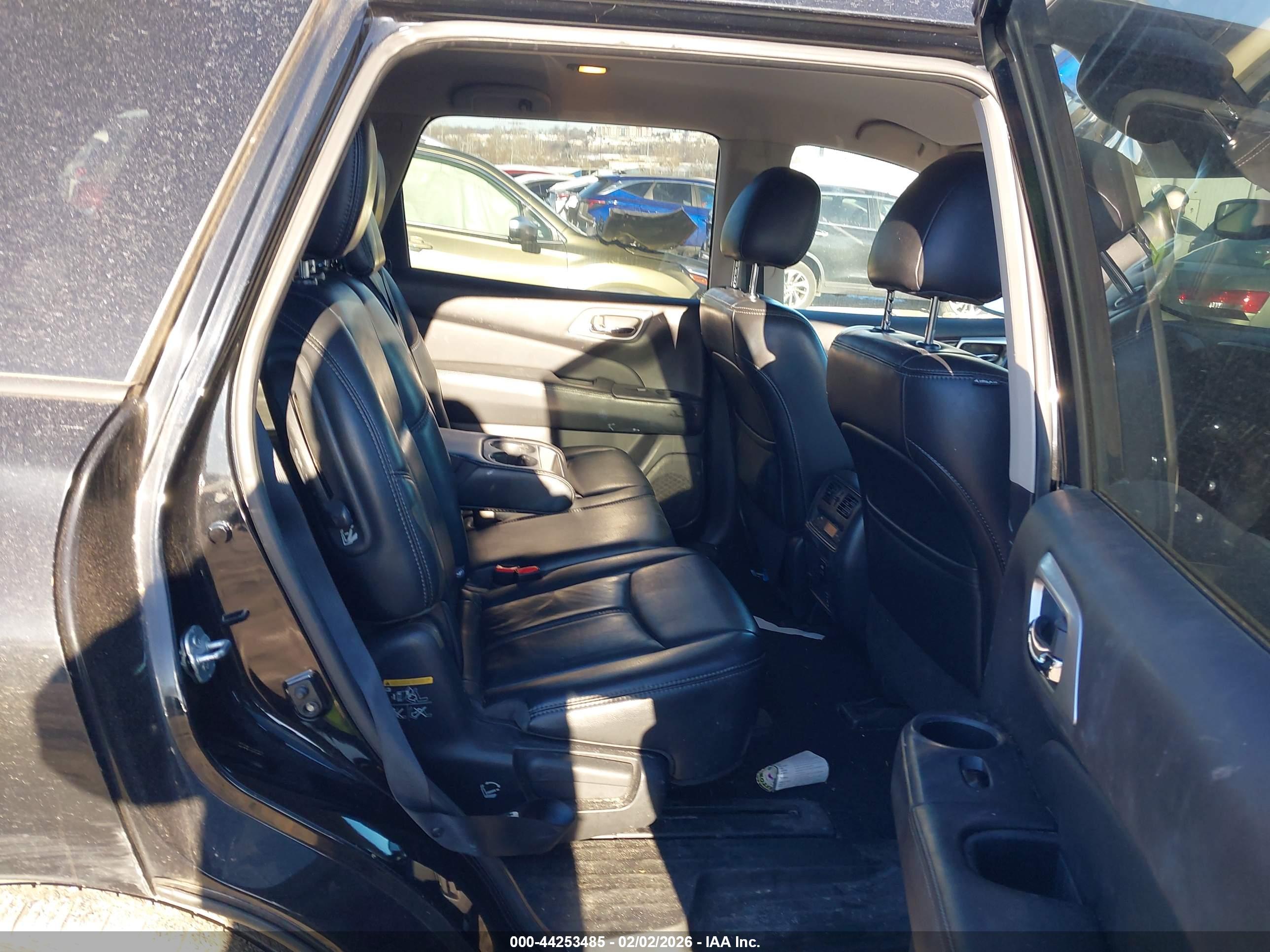 NISSAN PATHFINDER image 8