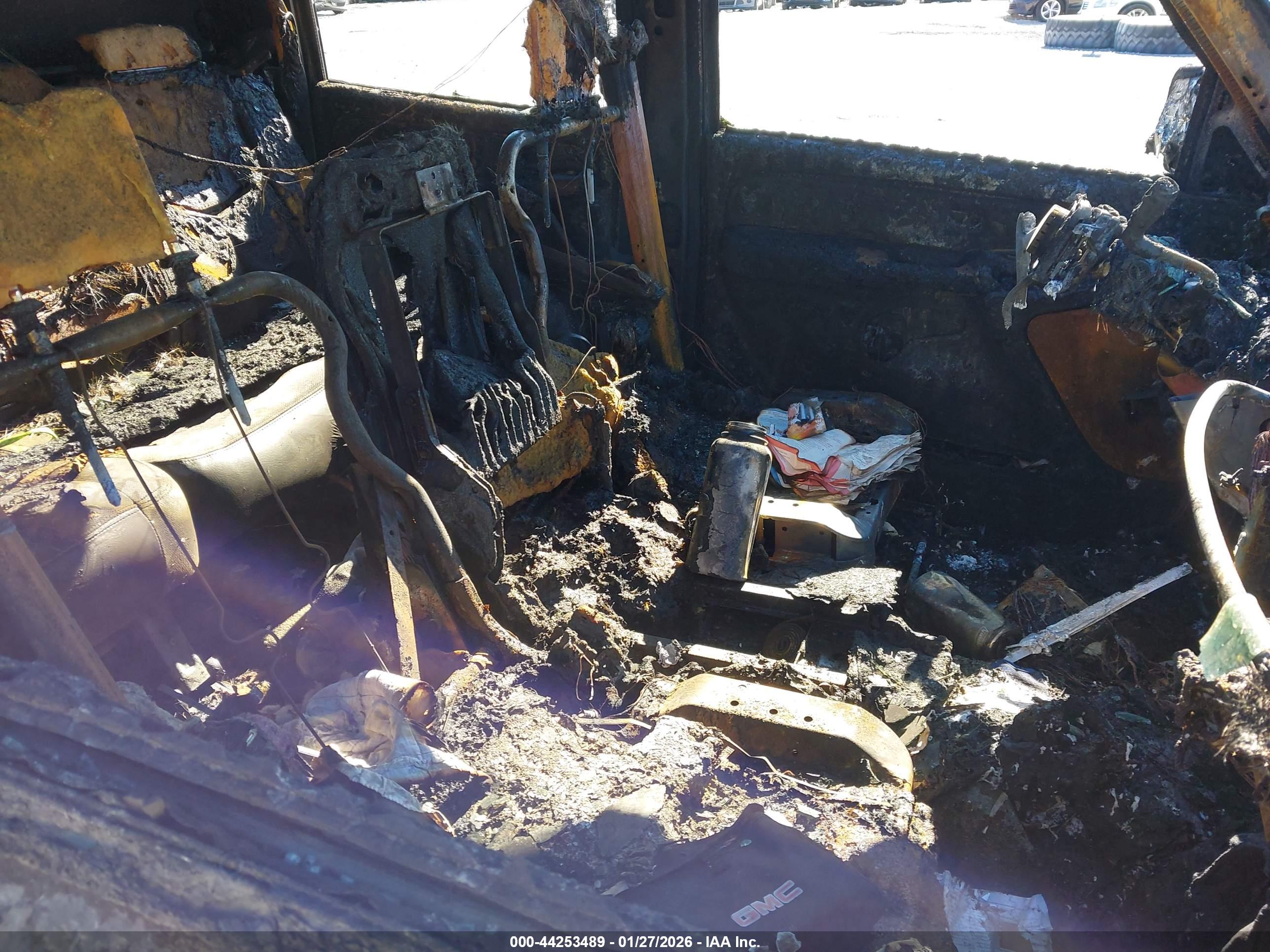 GMC SIERRA image 5