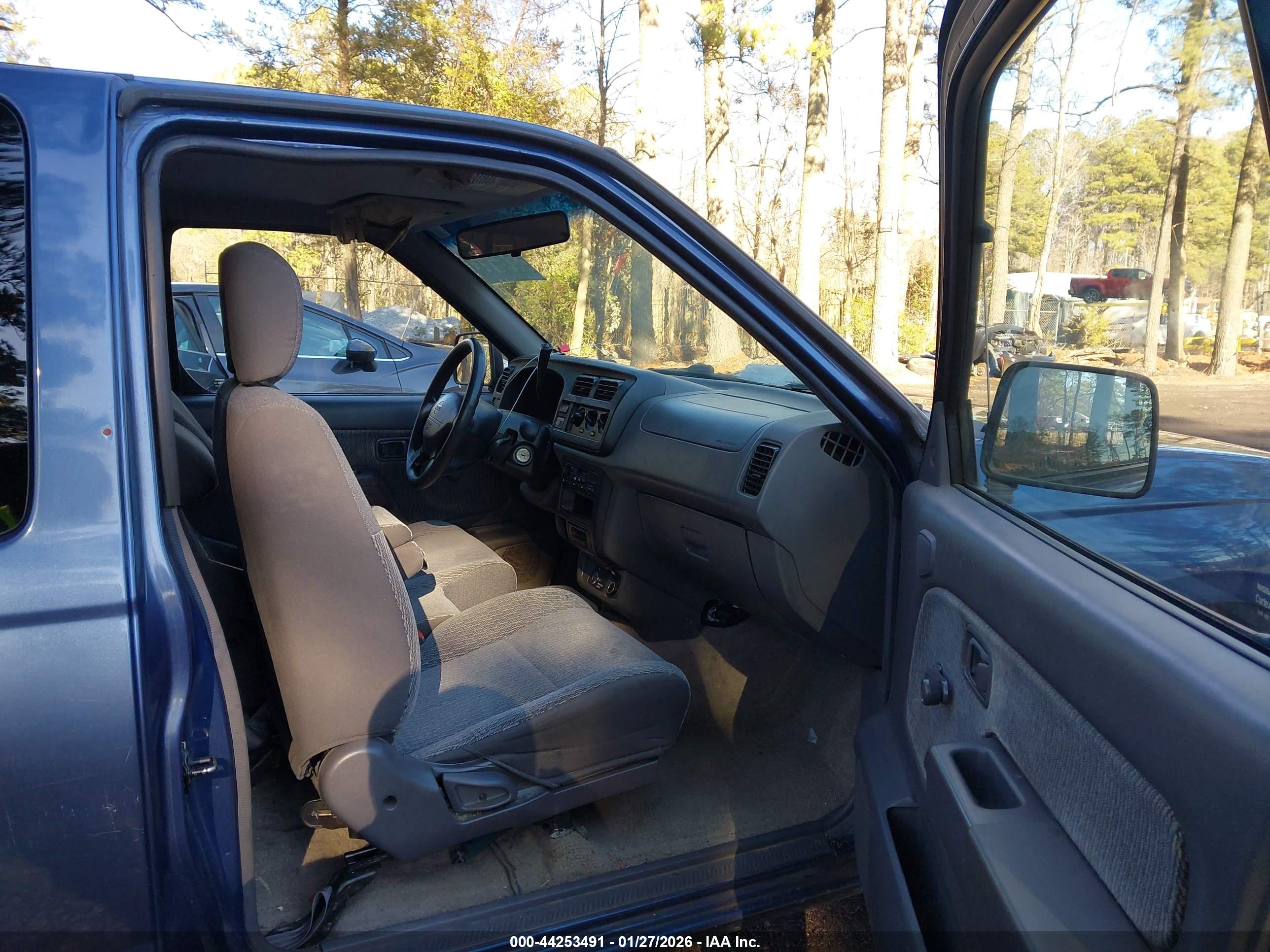 NISSAN FRONTIER image 5