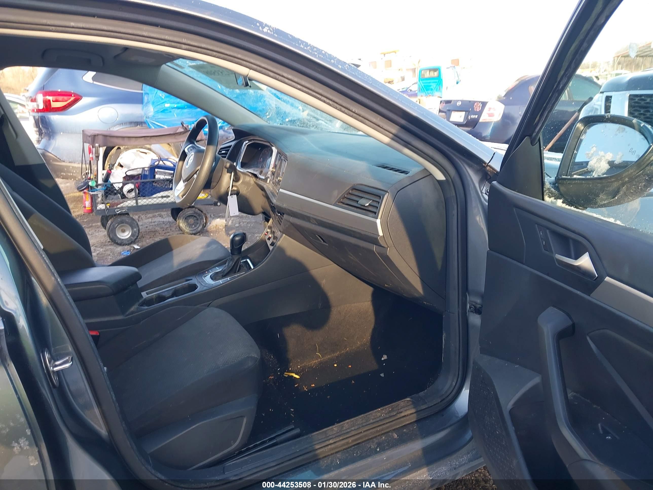 VOLKSWAGEN JETTA image 5