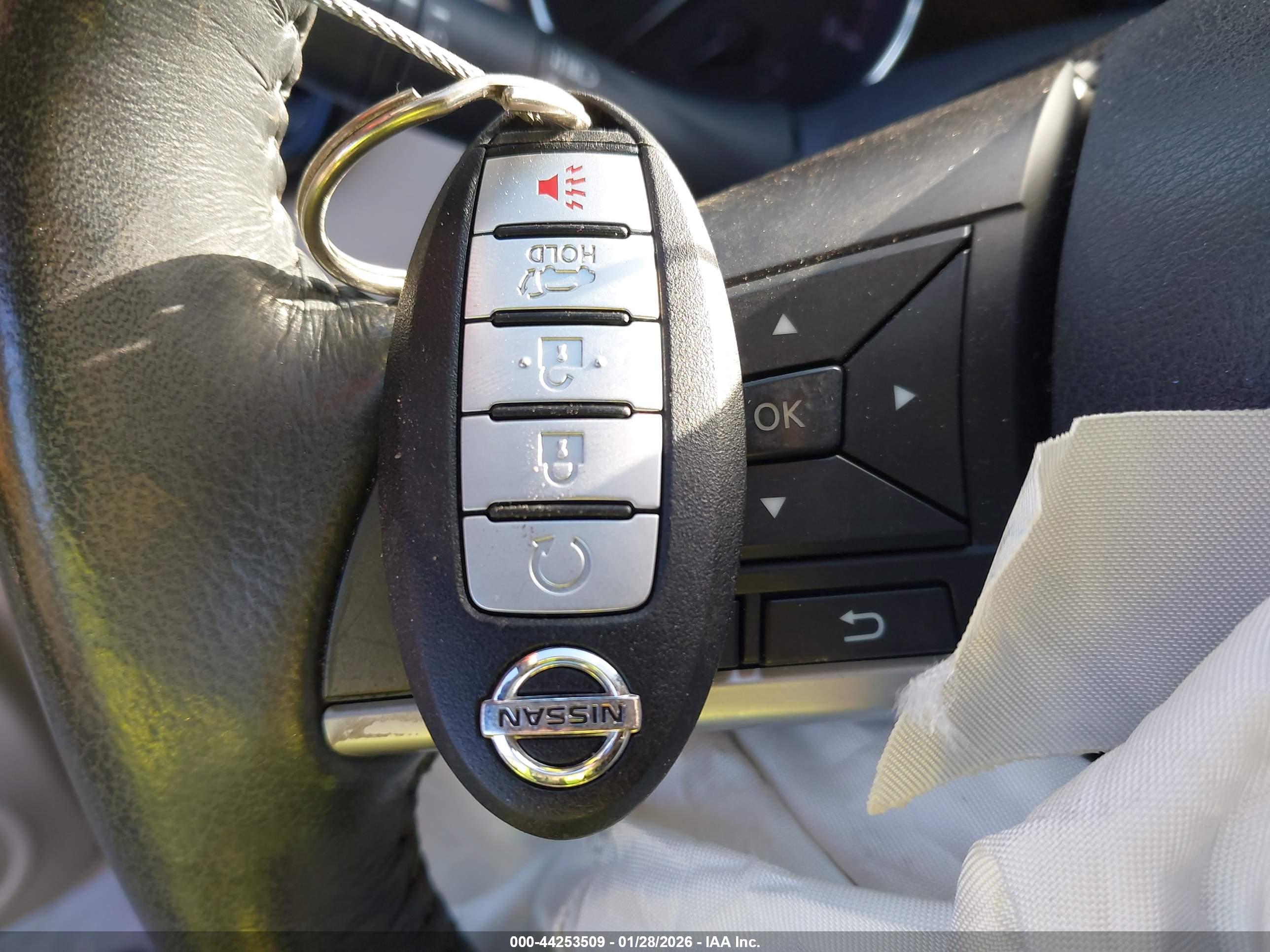NISSAN ROGUE image 11