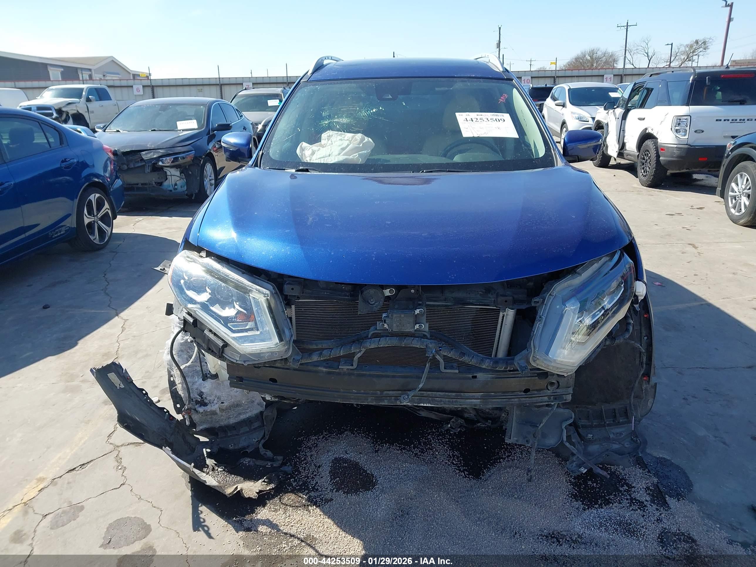 NISSAN ROGUE image 6