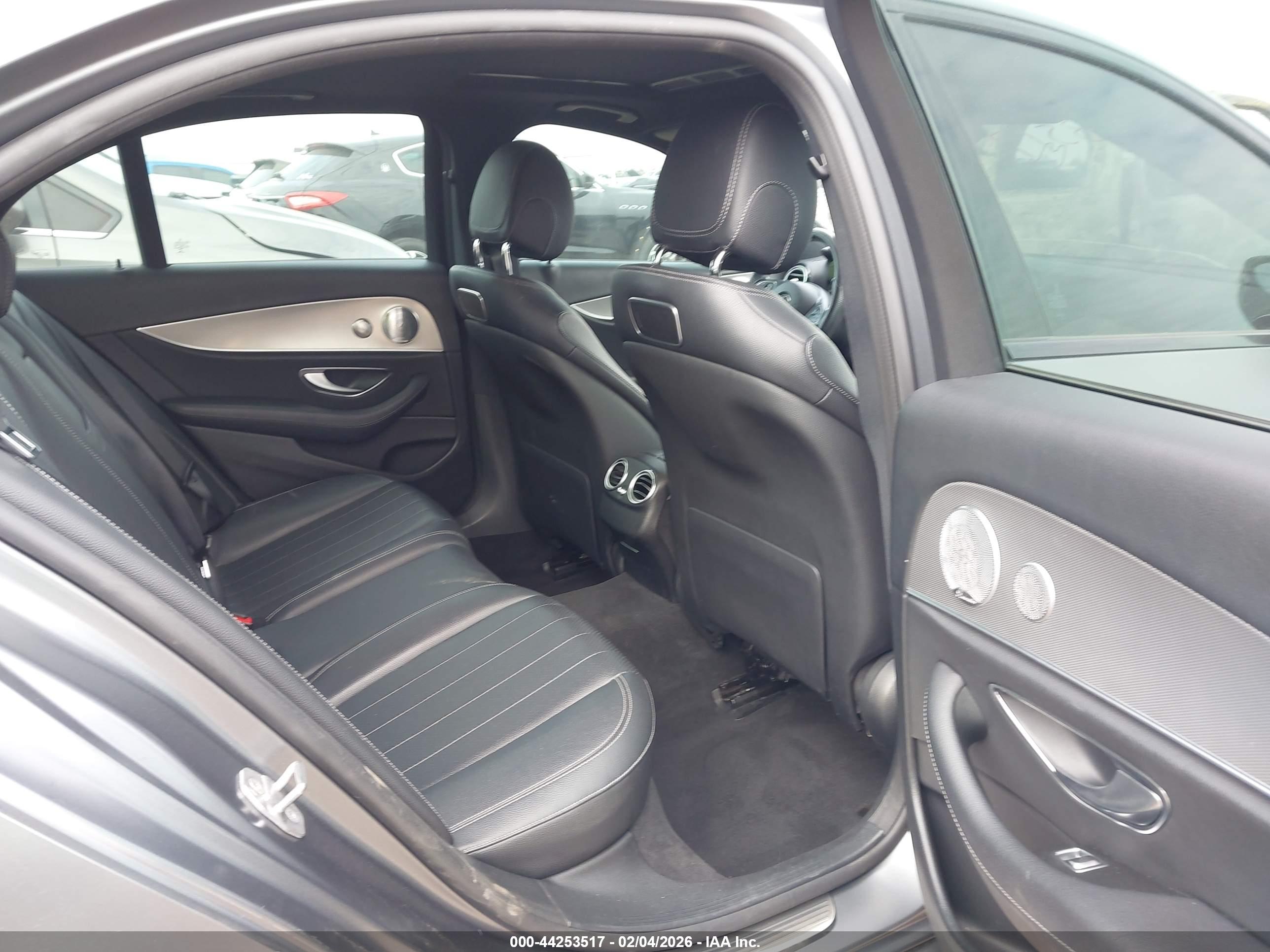 MERCEDES-BENZ E image 8