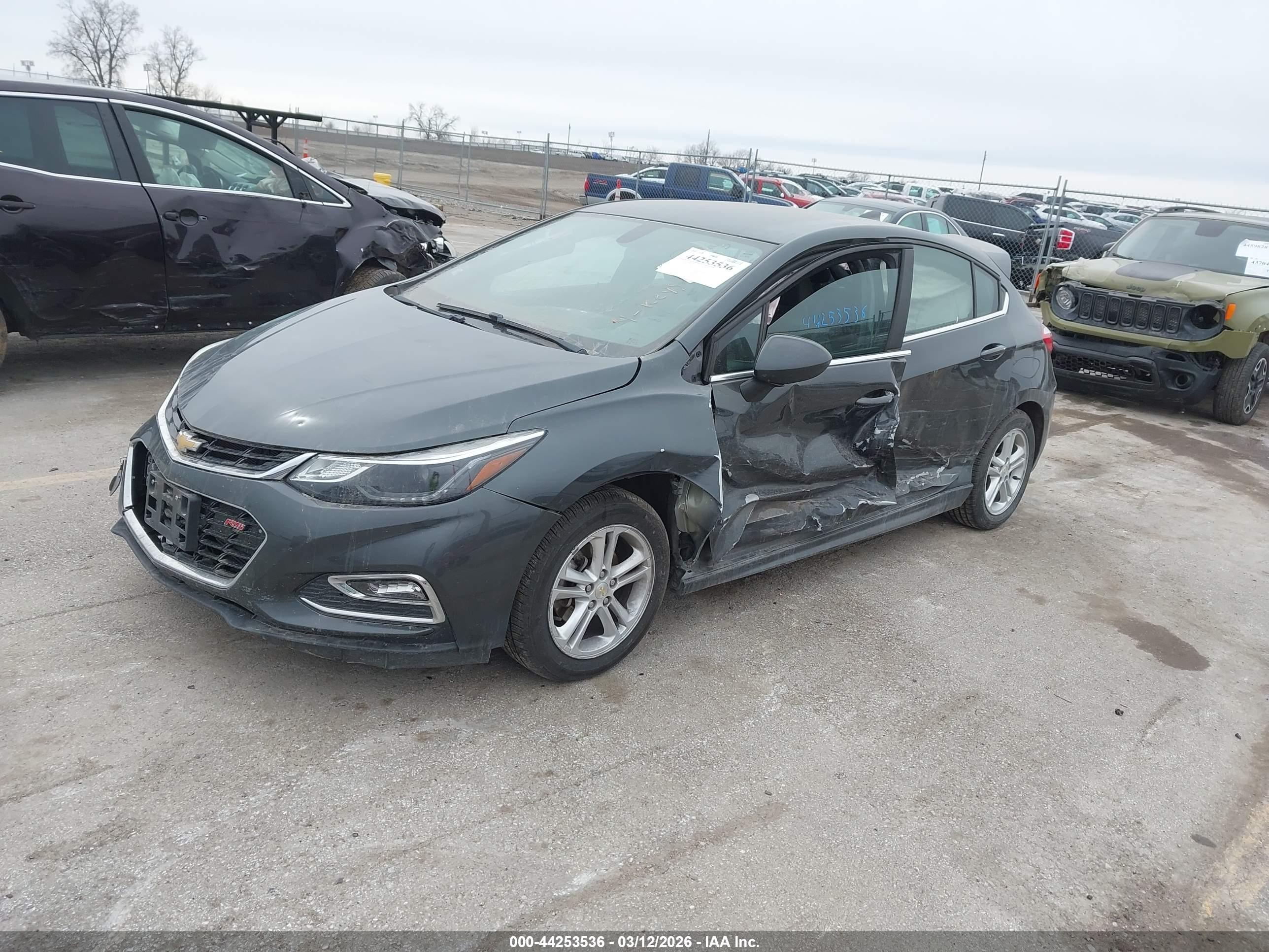 CHEVROLET CRUZE image 2