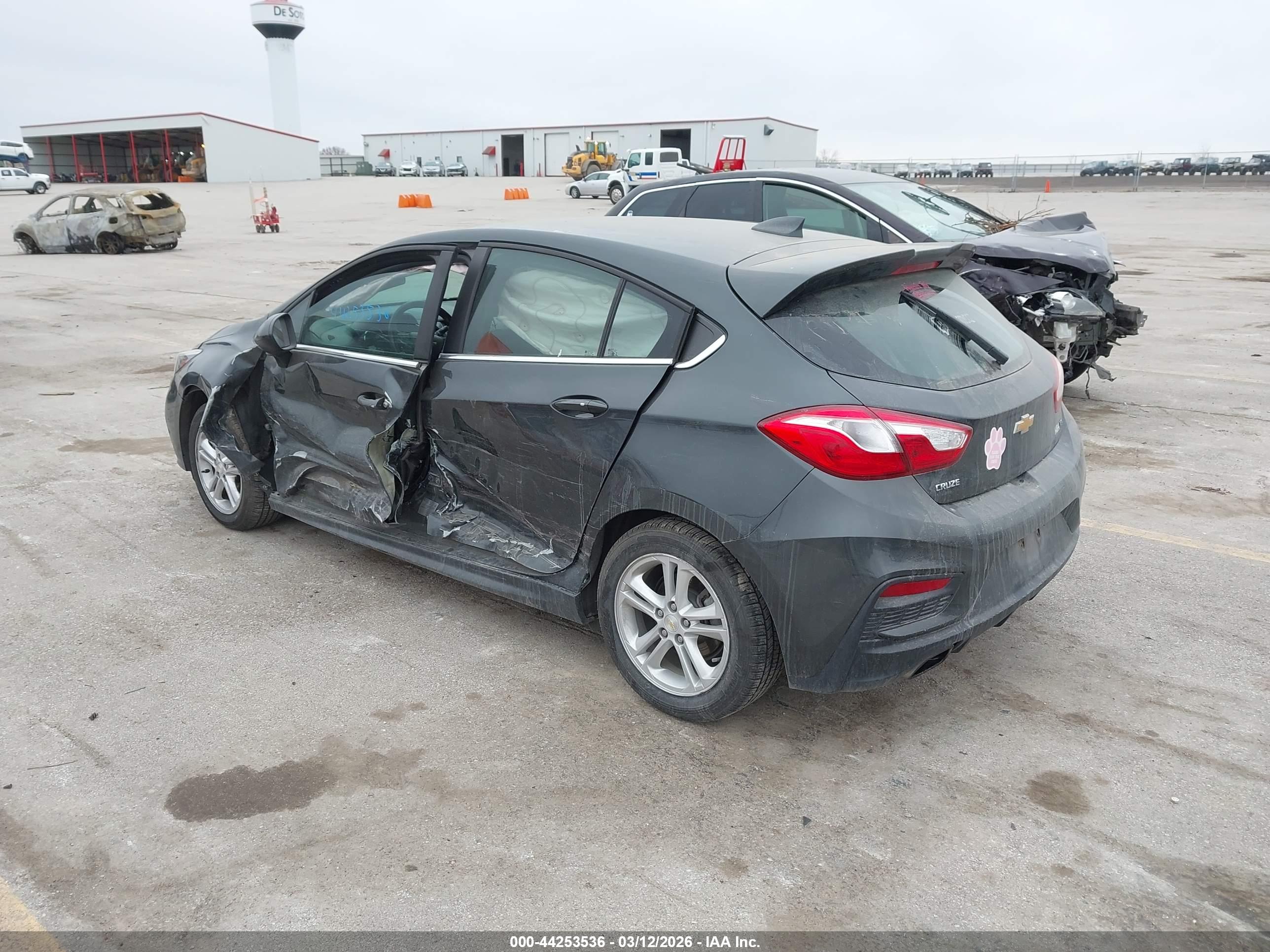 CHEVROLET CRUZE image 3