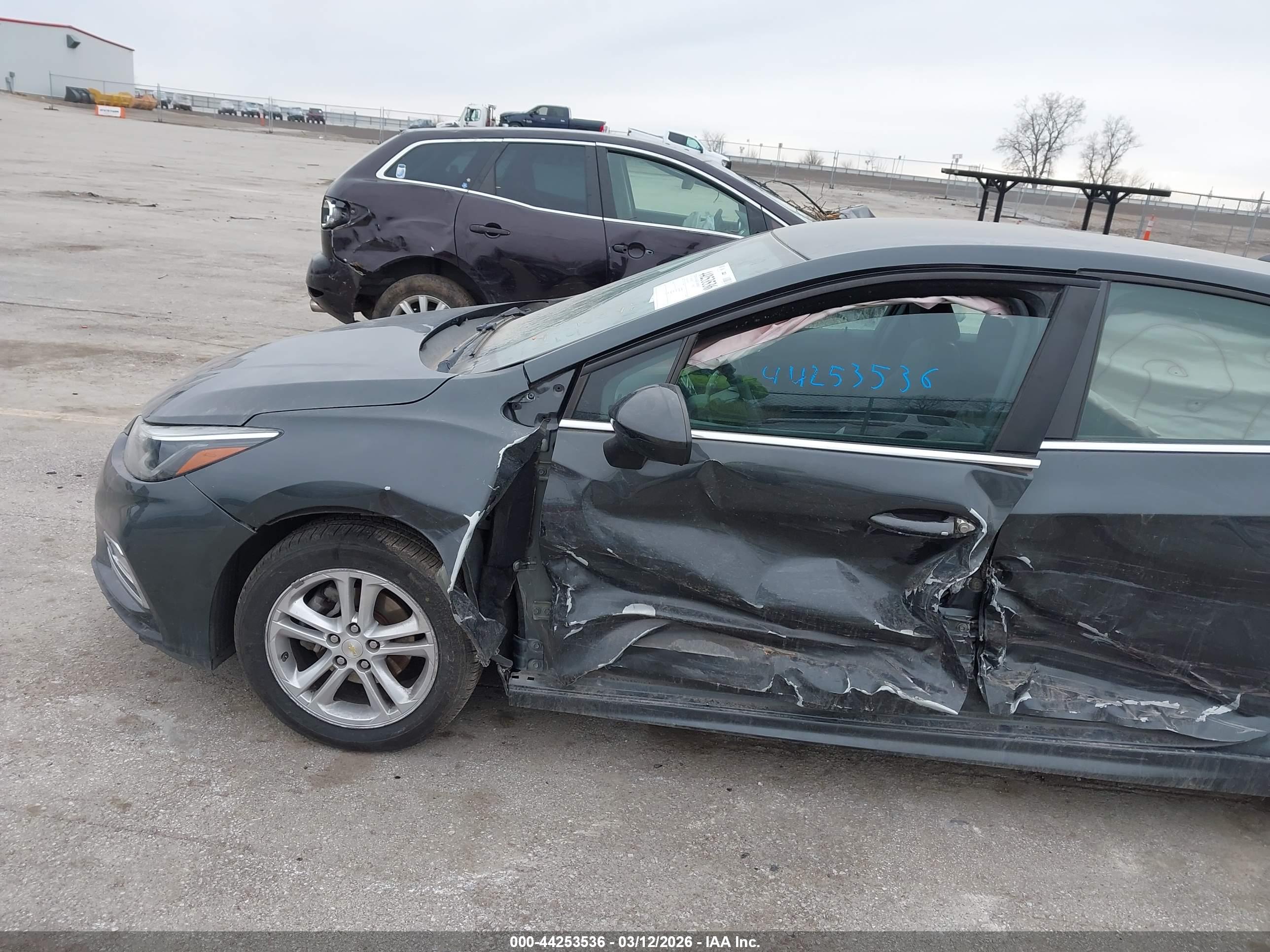CHEVROLET CRUZE image 6