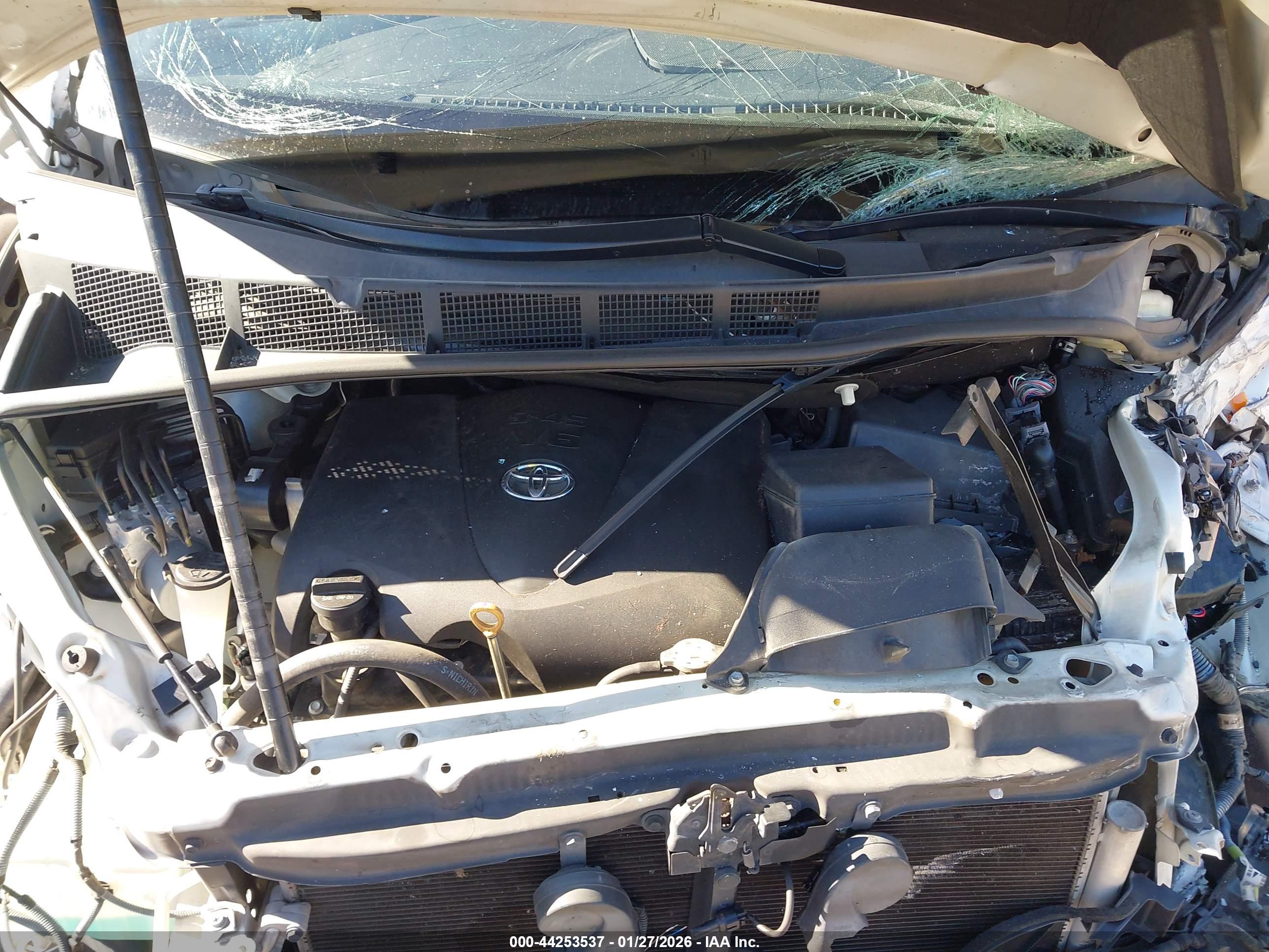 TOYOTA SIENNA image 10