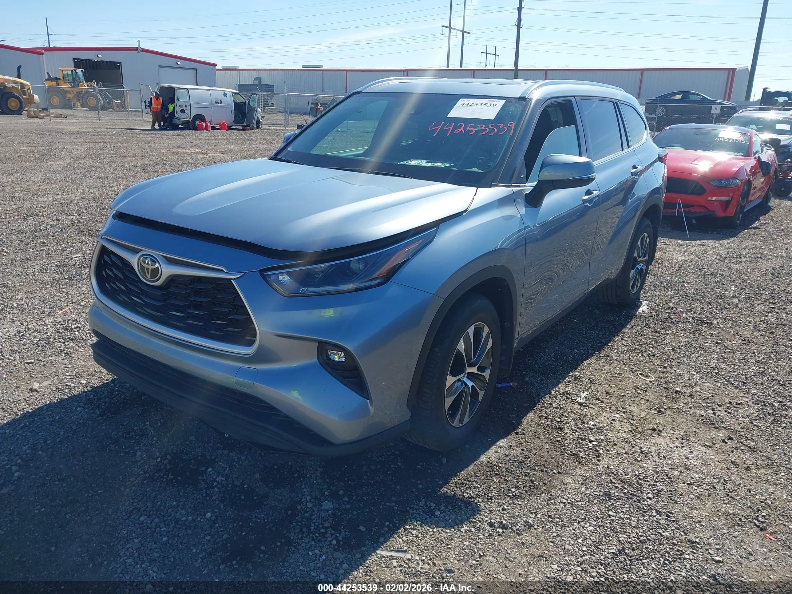 TOYOTA HIGHLANDER image 2