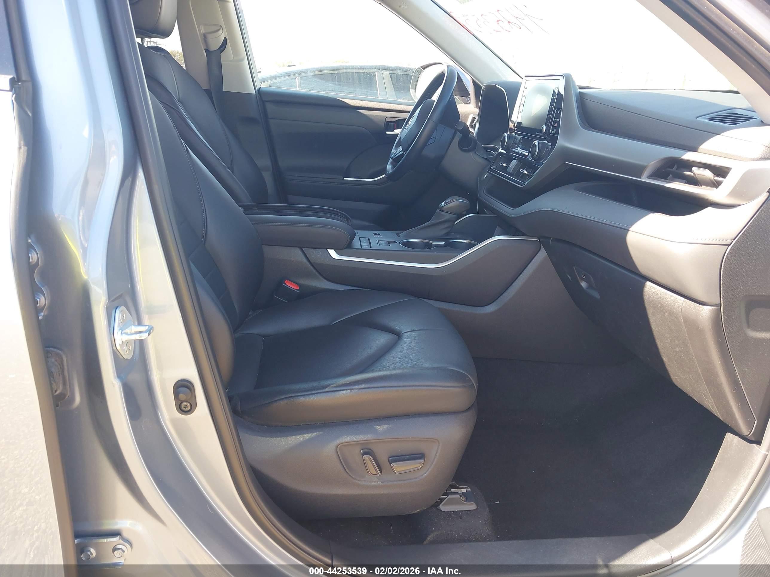 TOYOTA HIGHLANDER image 5