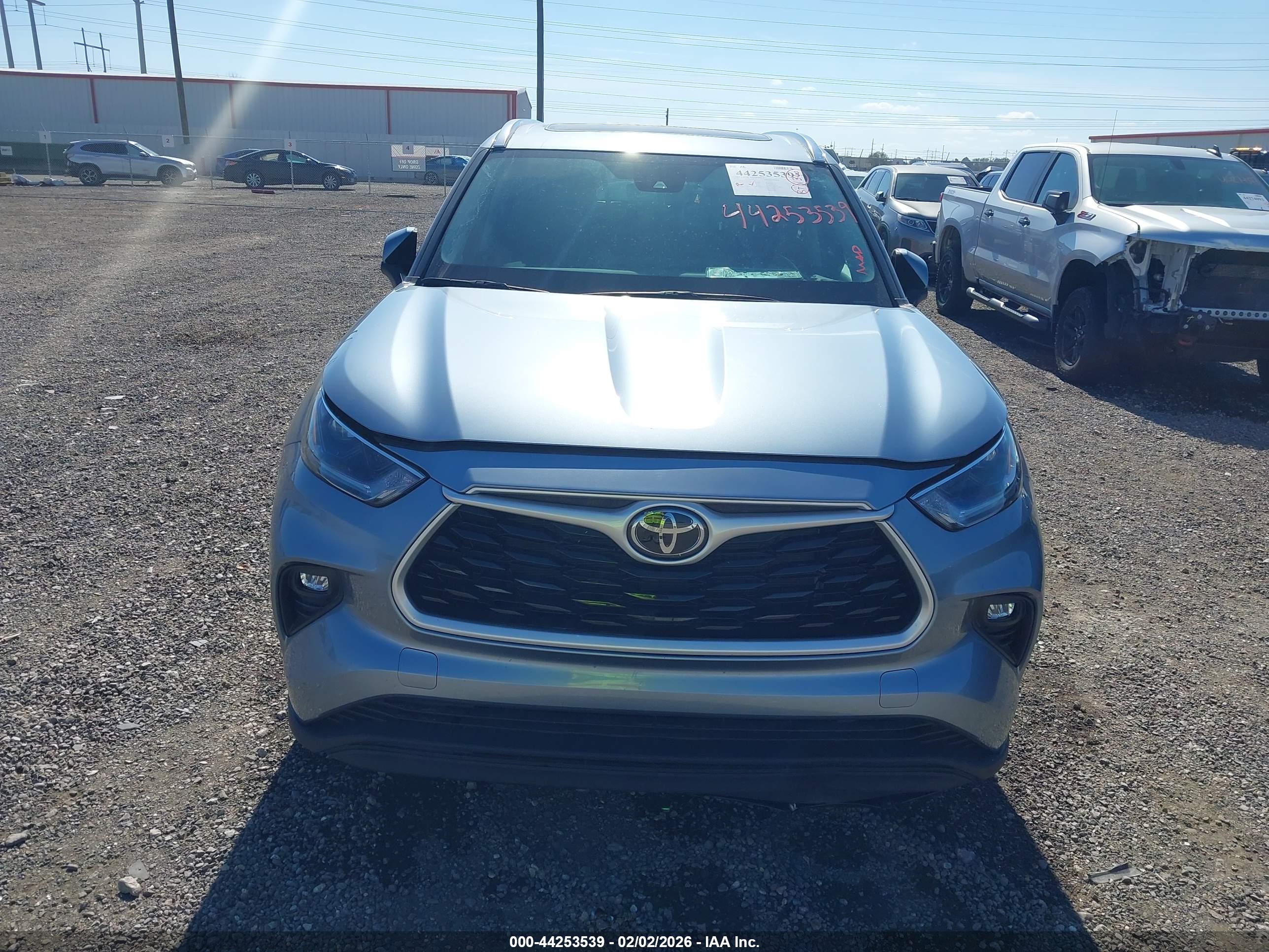 TOYOTA HIGHLANDER image 6