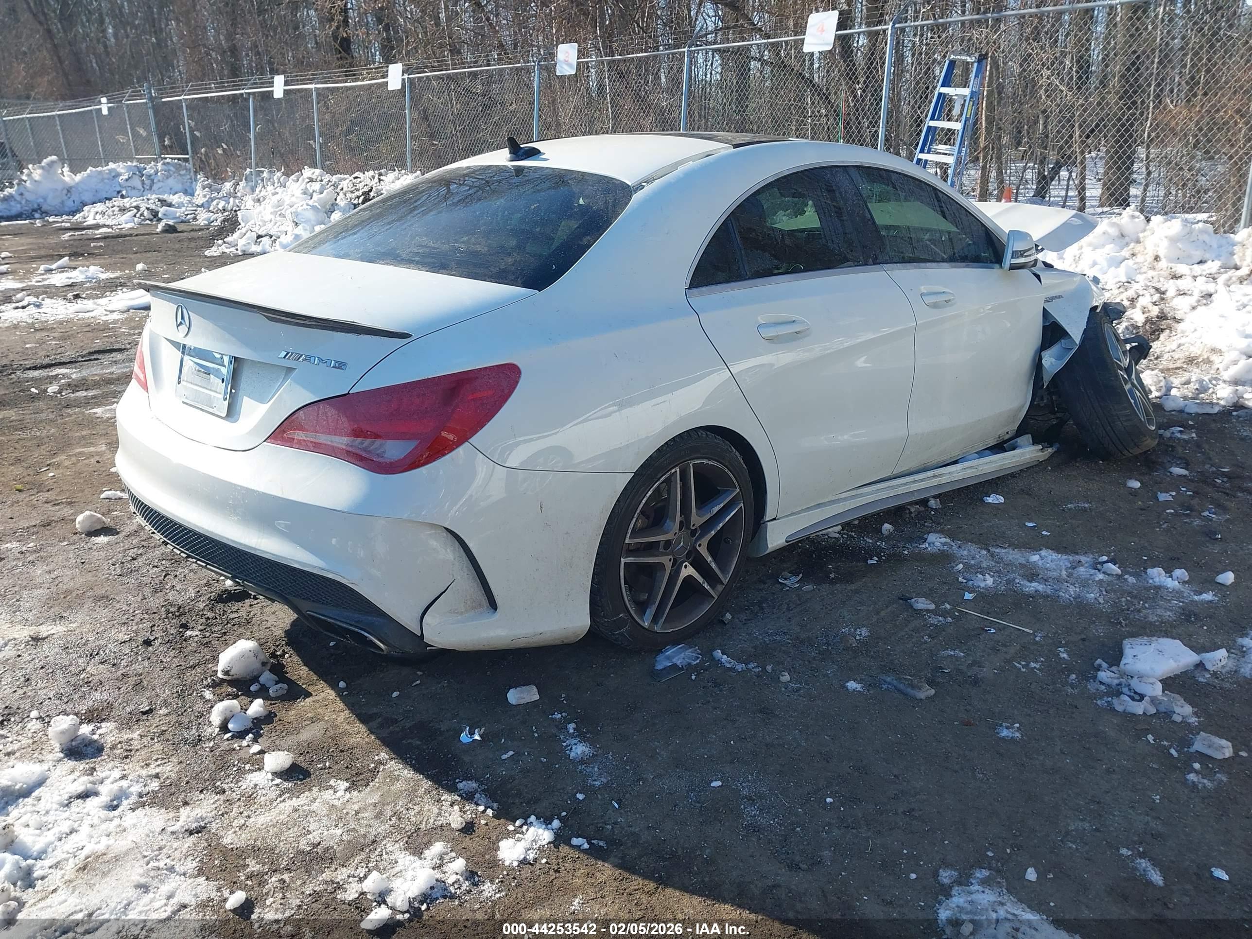 MERCEDES-BENZ CLA image 4