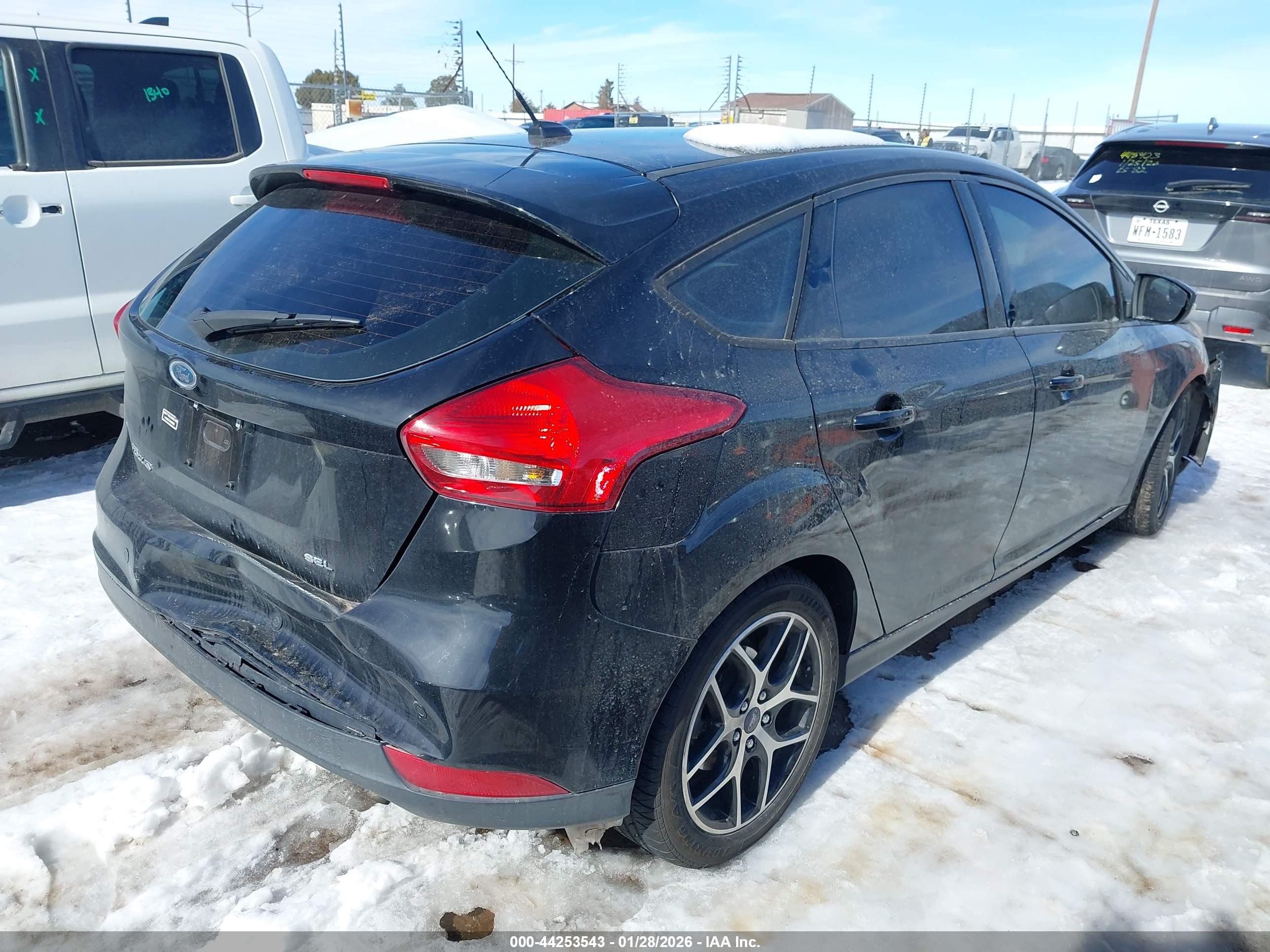 FORD FOCUS image 4