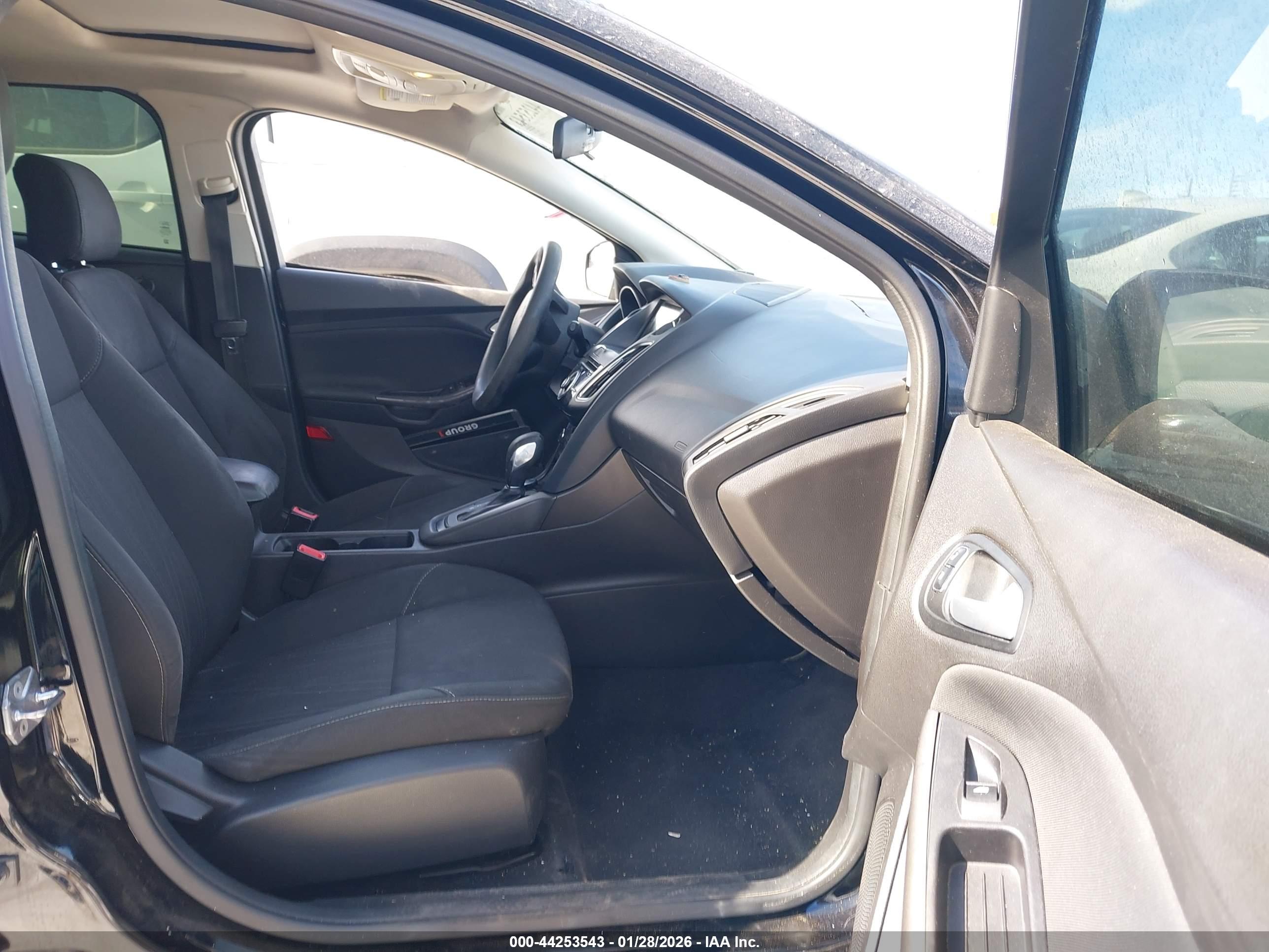 FORD FOCUS image 5