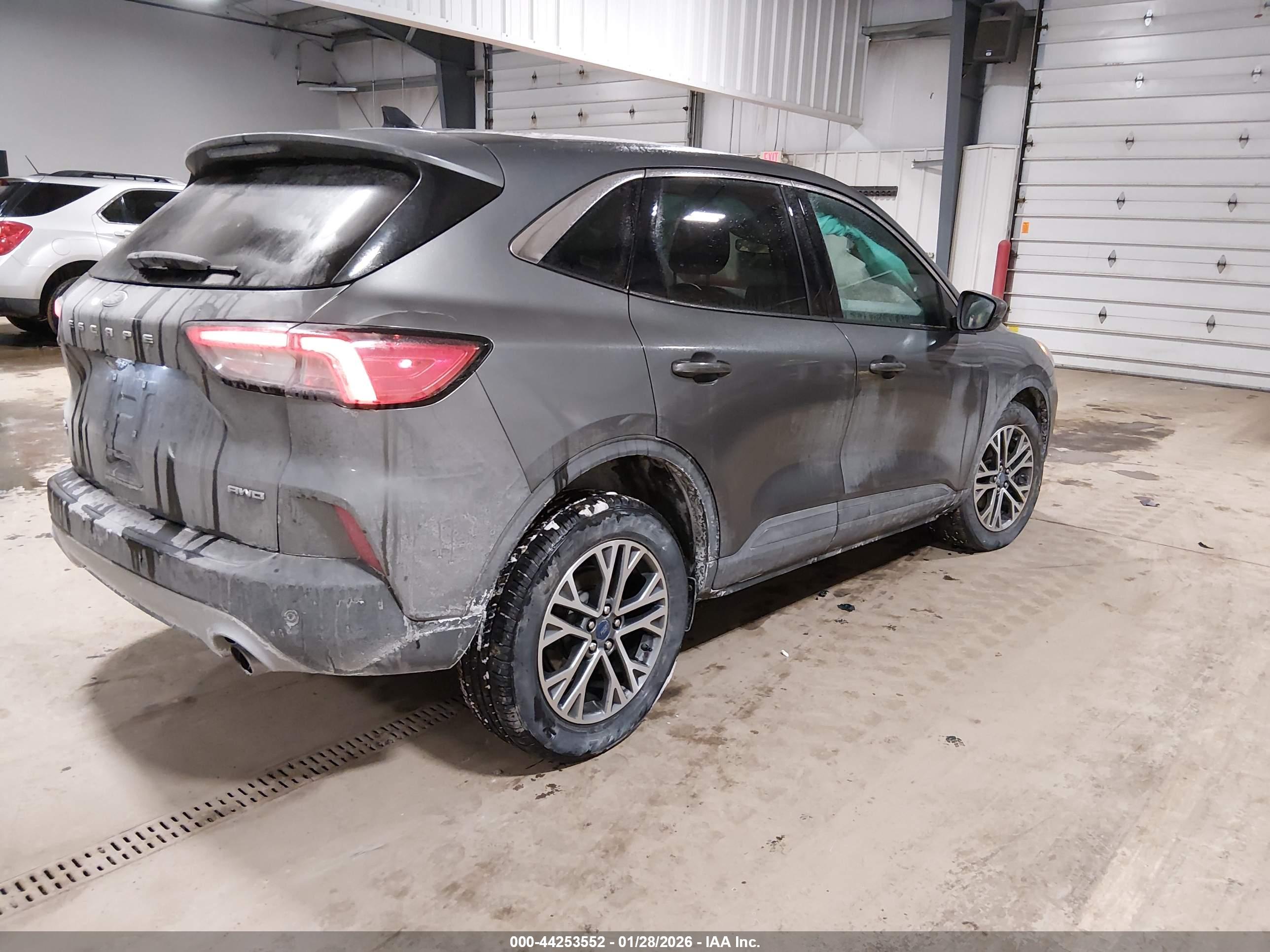 FORD ESCAPE image 4
