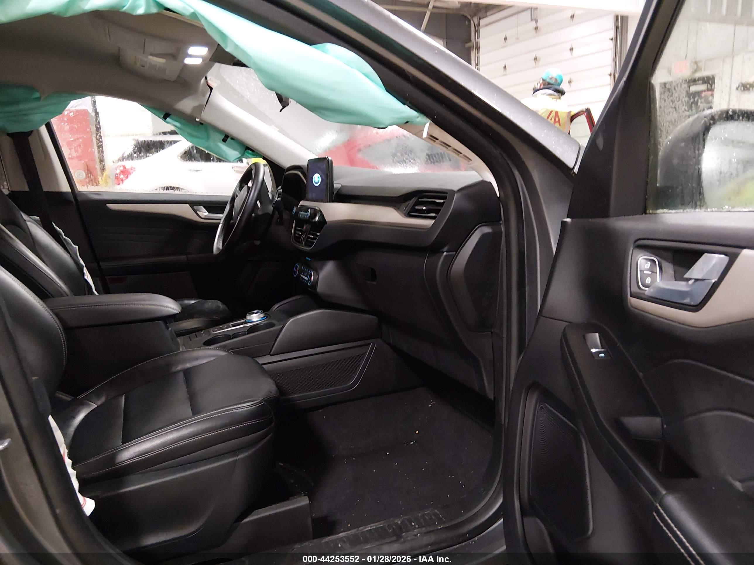 FORD ESCAPE image 5