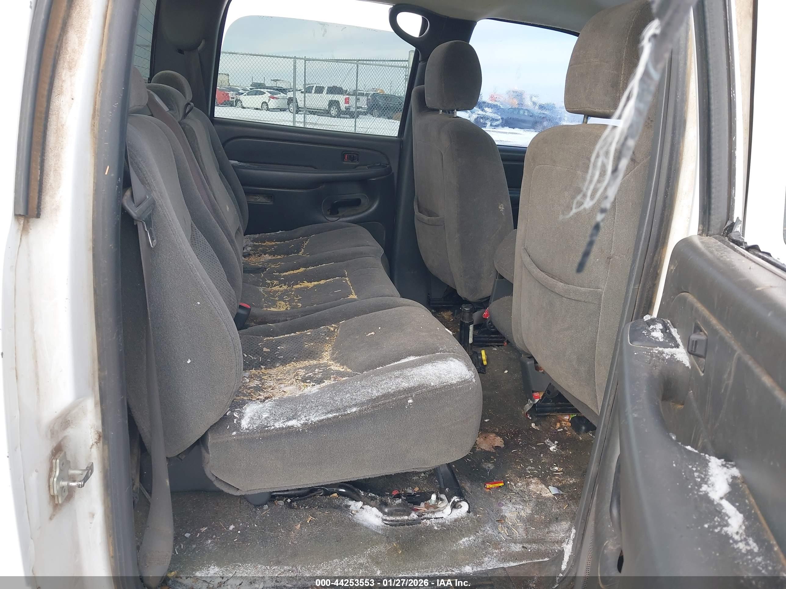 CHEVROLET SILVERADO image 8