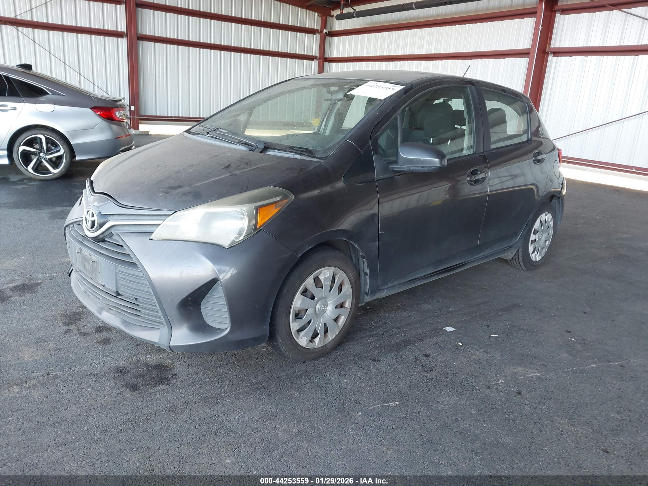 TOYOTA YARIS image 2