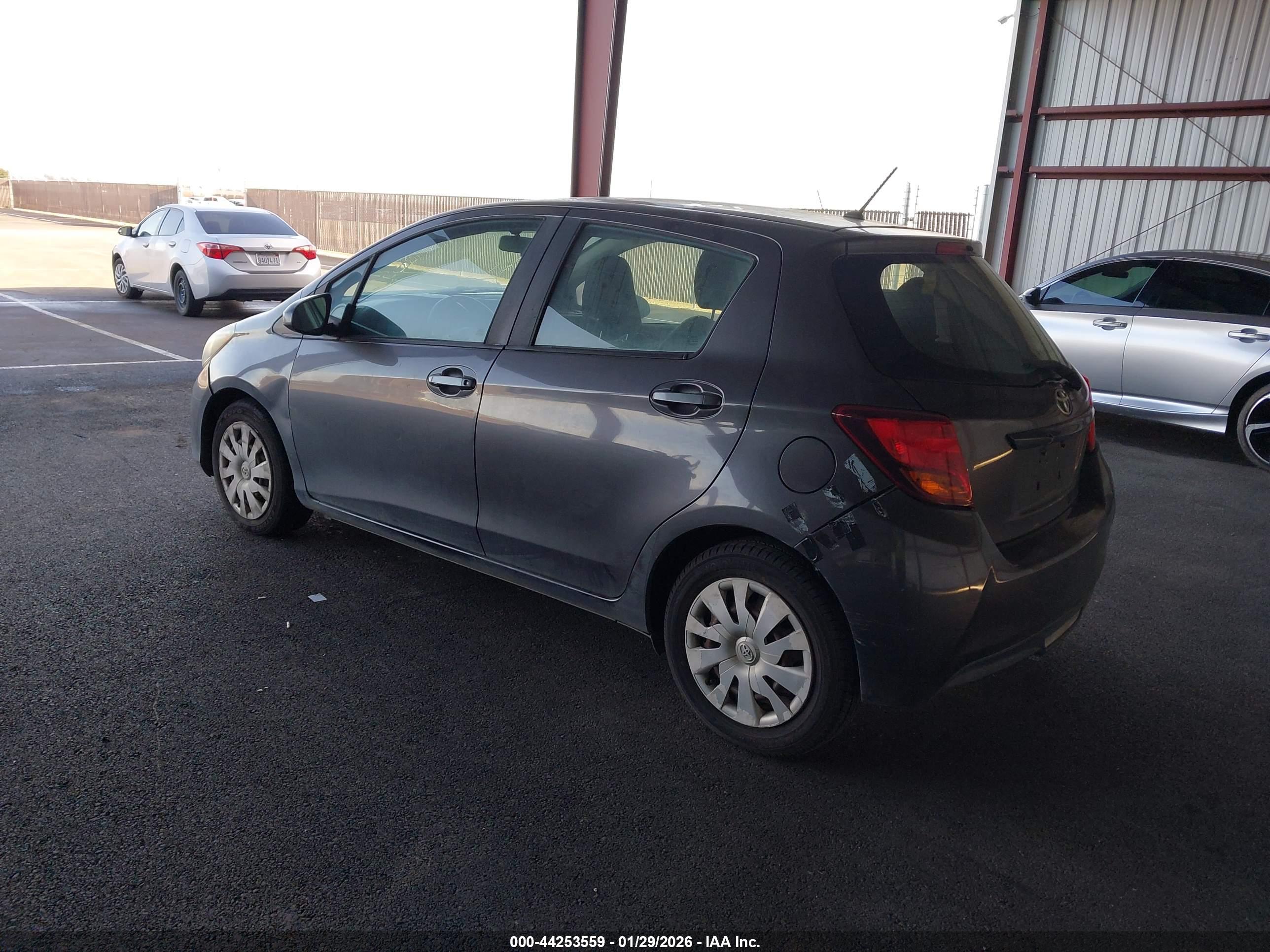 TOYOTA YARIS image 3