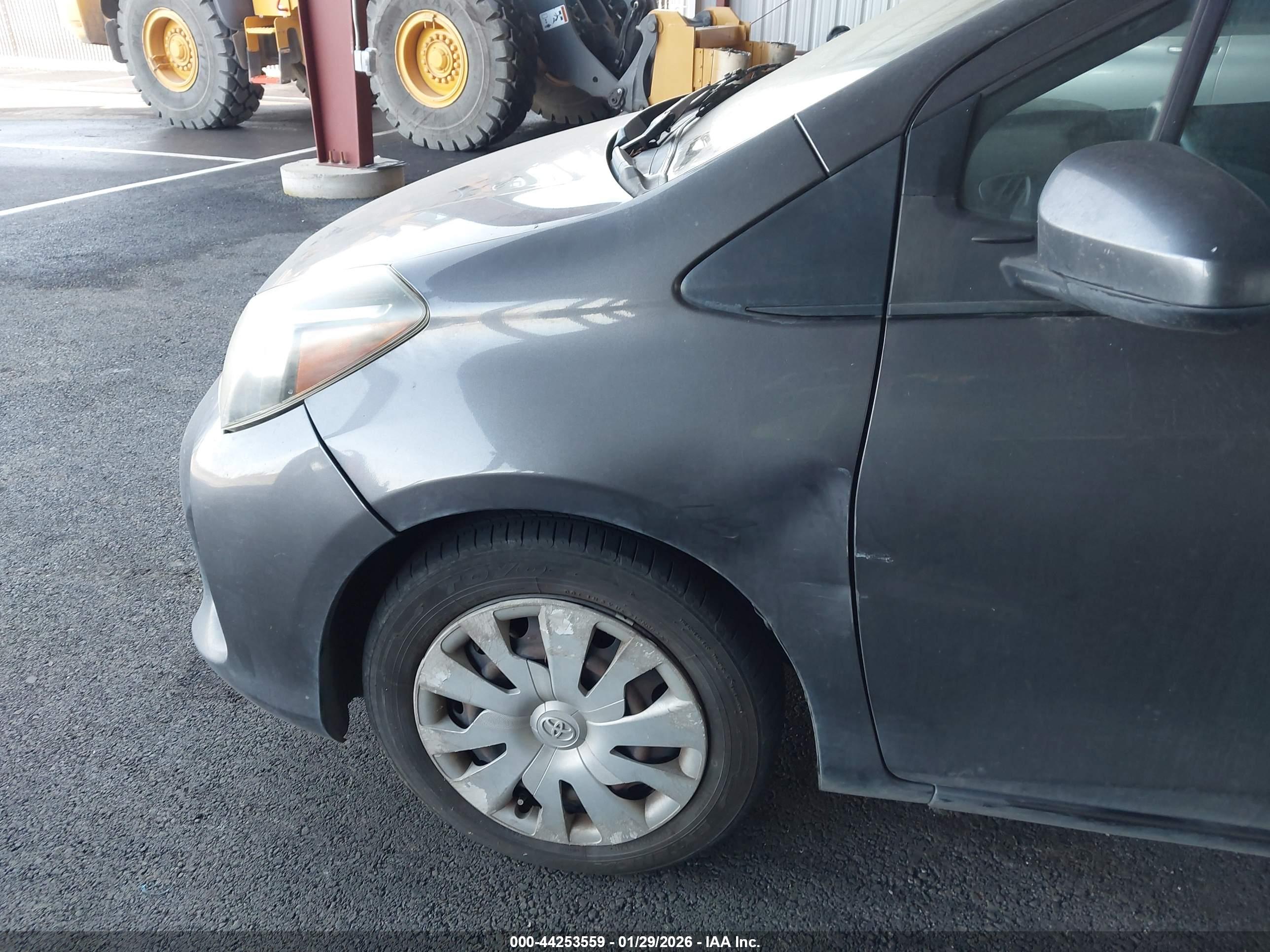 TOYOTA YARIS image 6