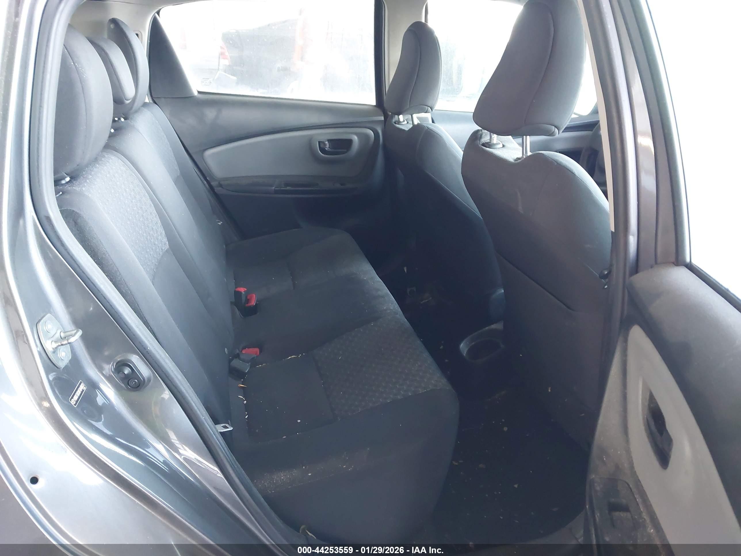 TOYOTA YARIS image 8