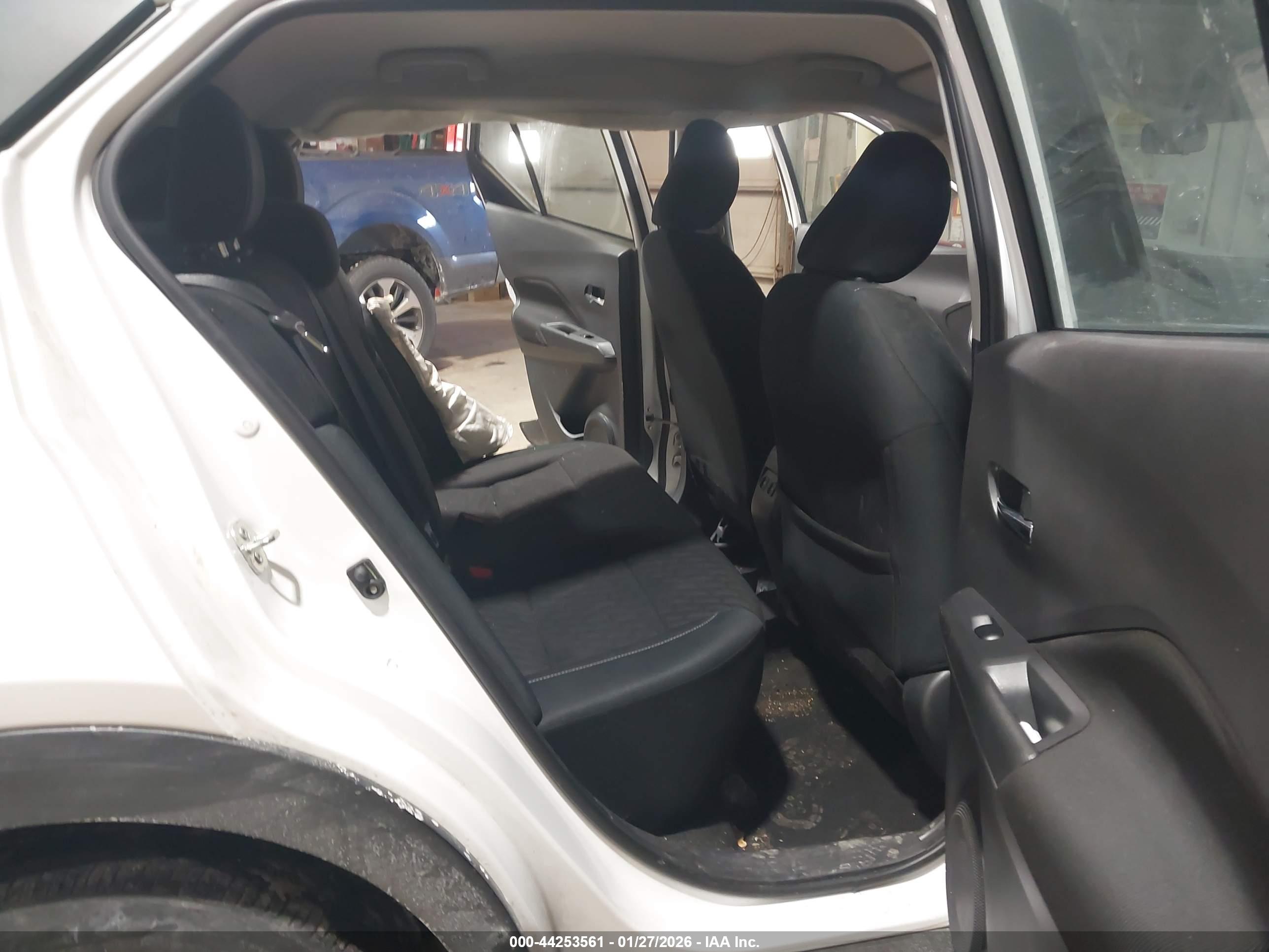 NISSAN KICKS image 8
