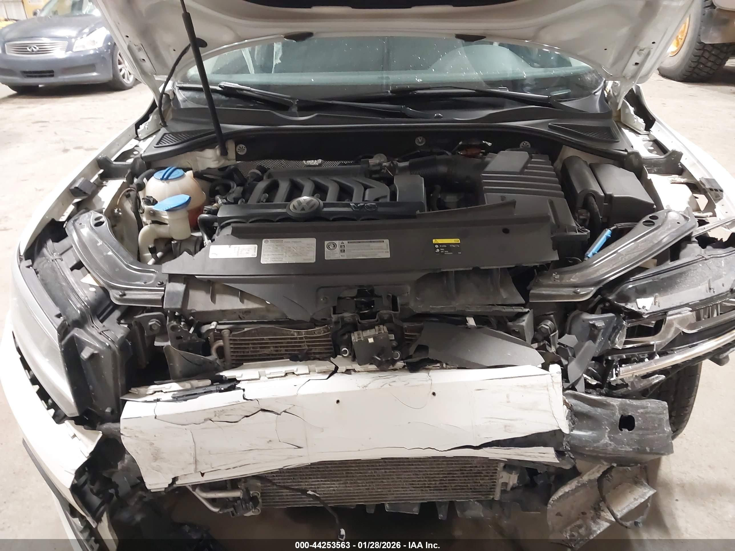 VOLKSWAGEN PASSAT image 10