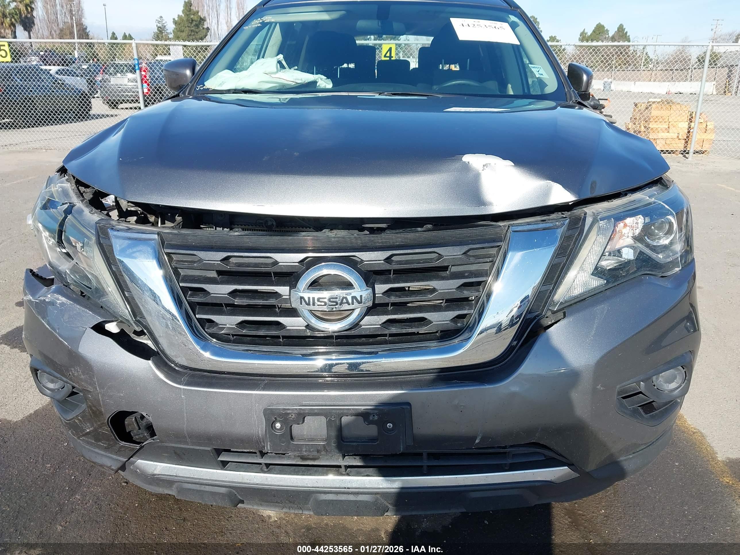 NISSAN PATHFINDER image 6