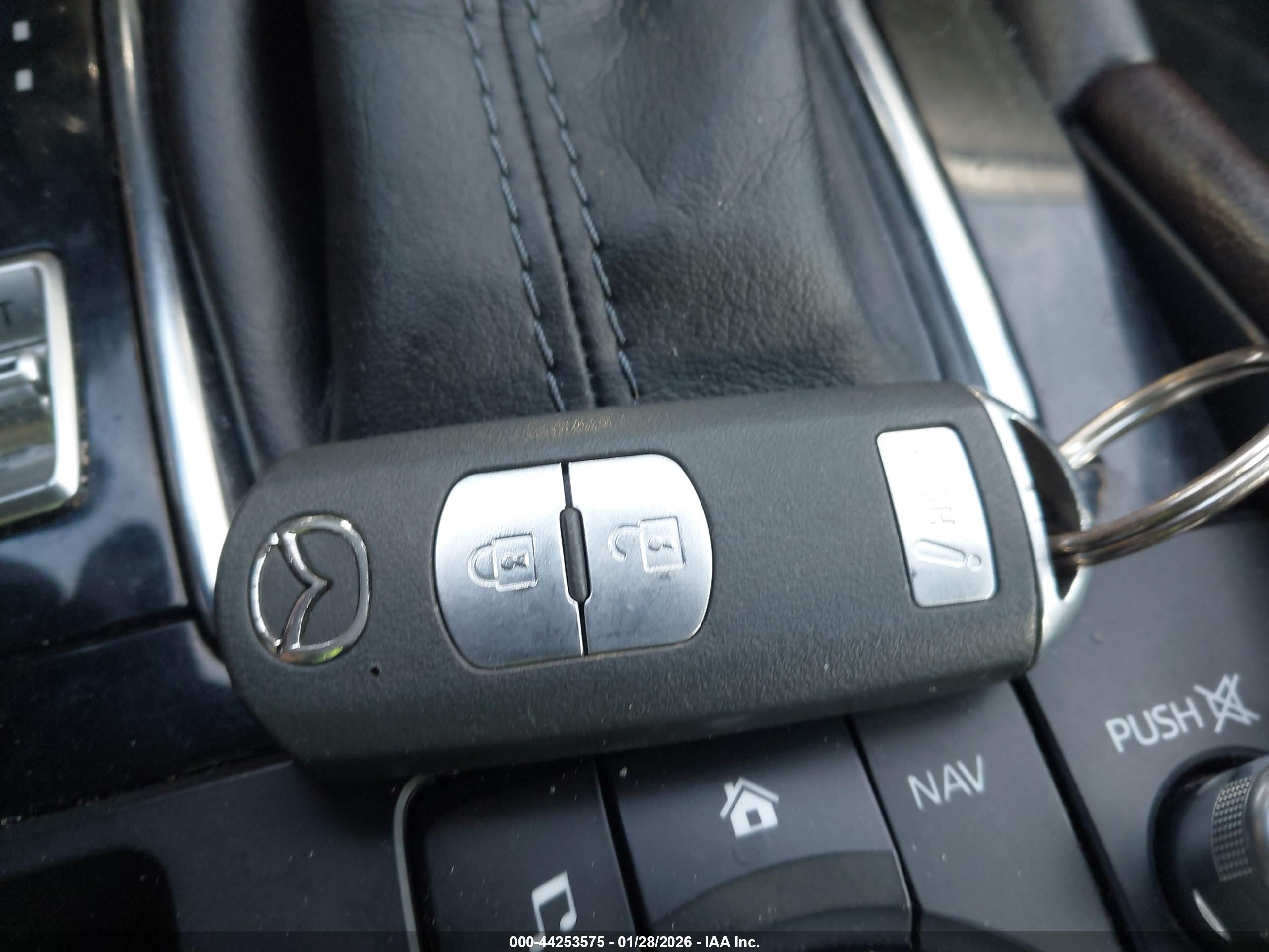 MAZDA MAZDA3 image 11