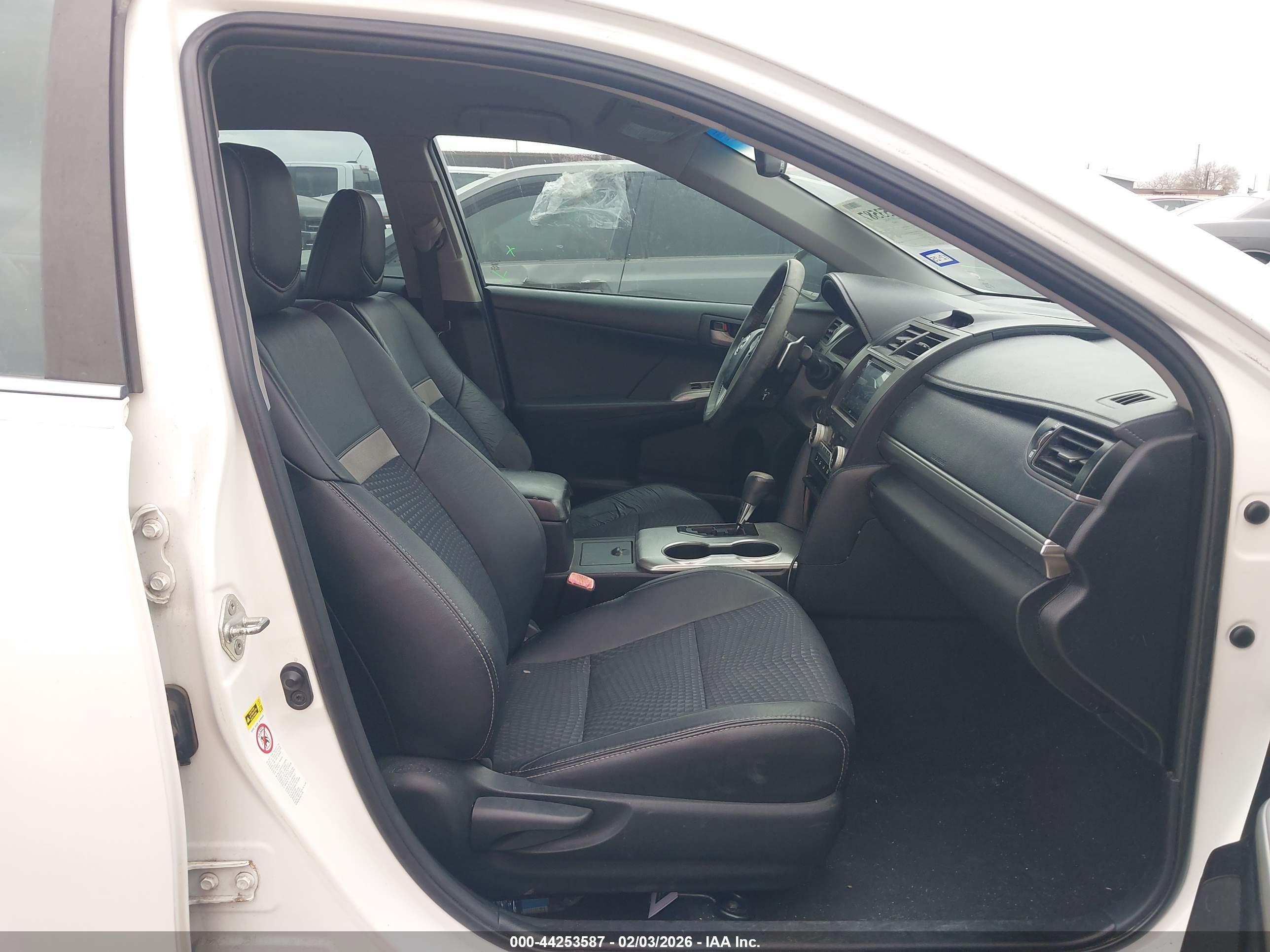 TOYOTA CAMRY image 5
