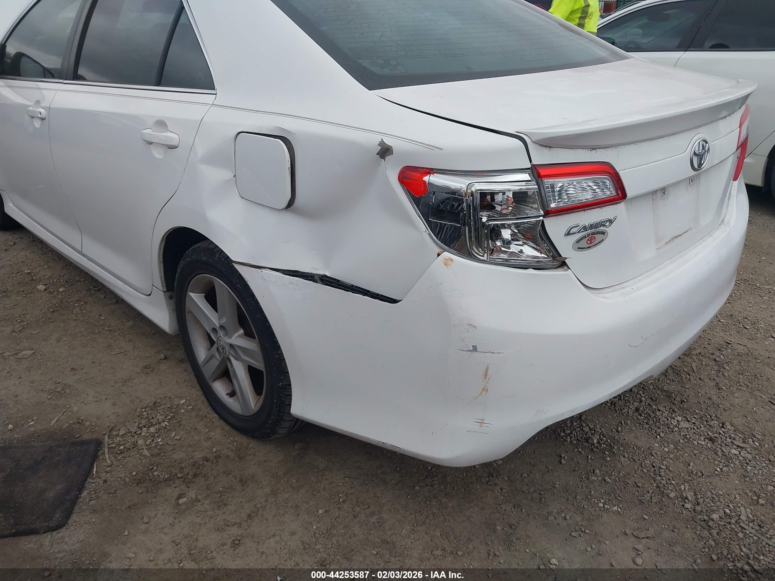 TOYOTA CAMRY image 6