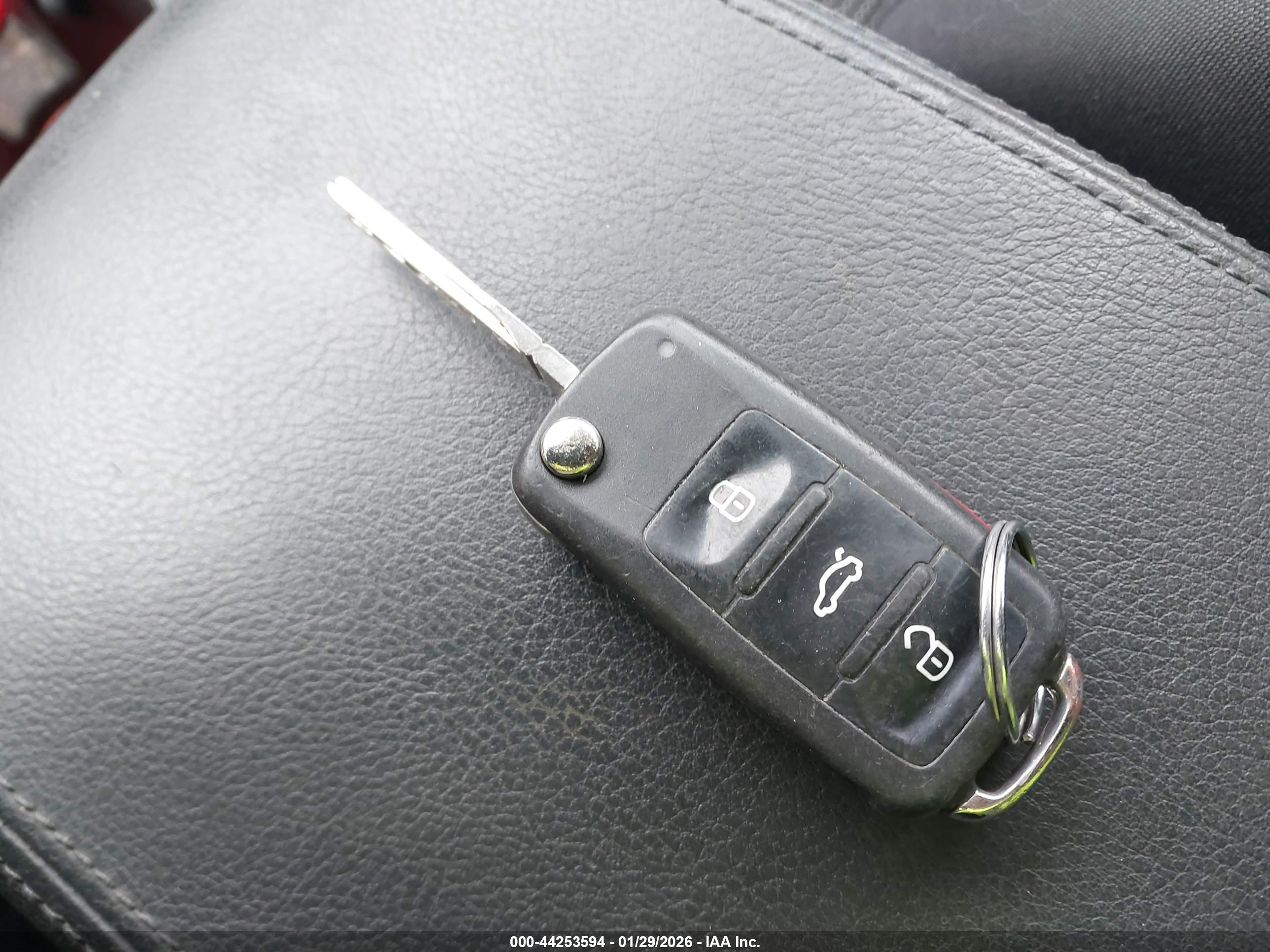 VOLKSWAGEN PASSAT image 11