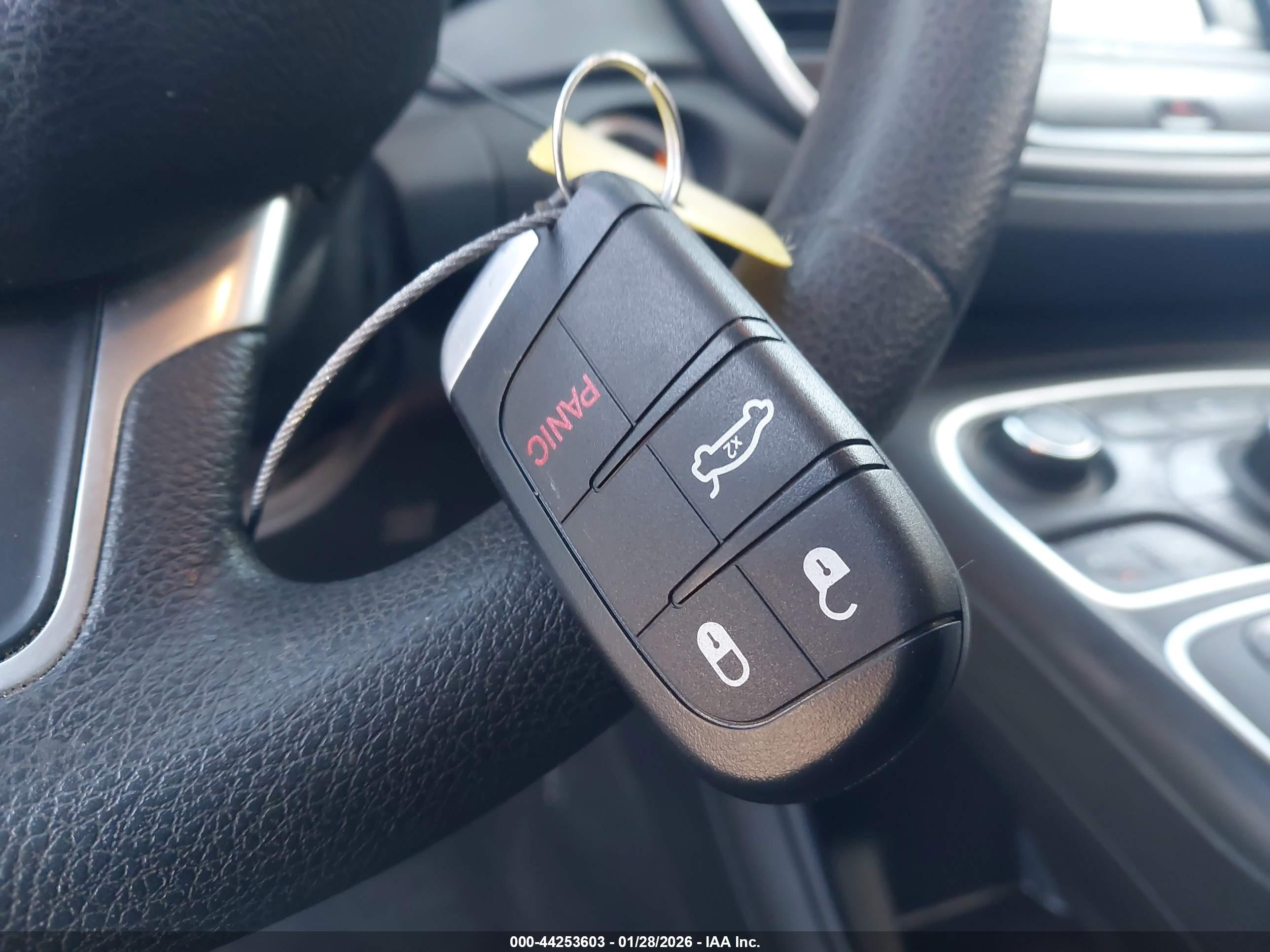 CHRYSLER 200 image 11