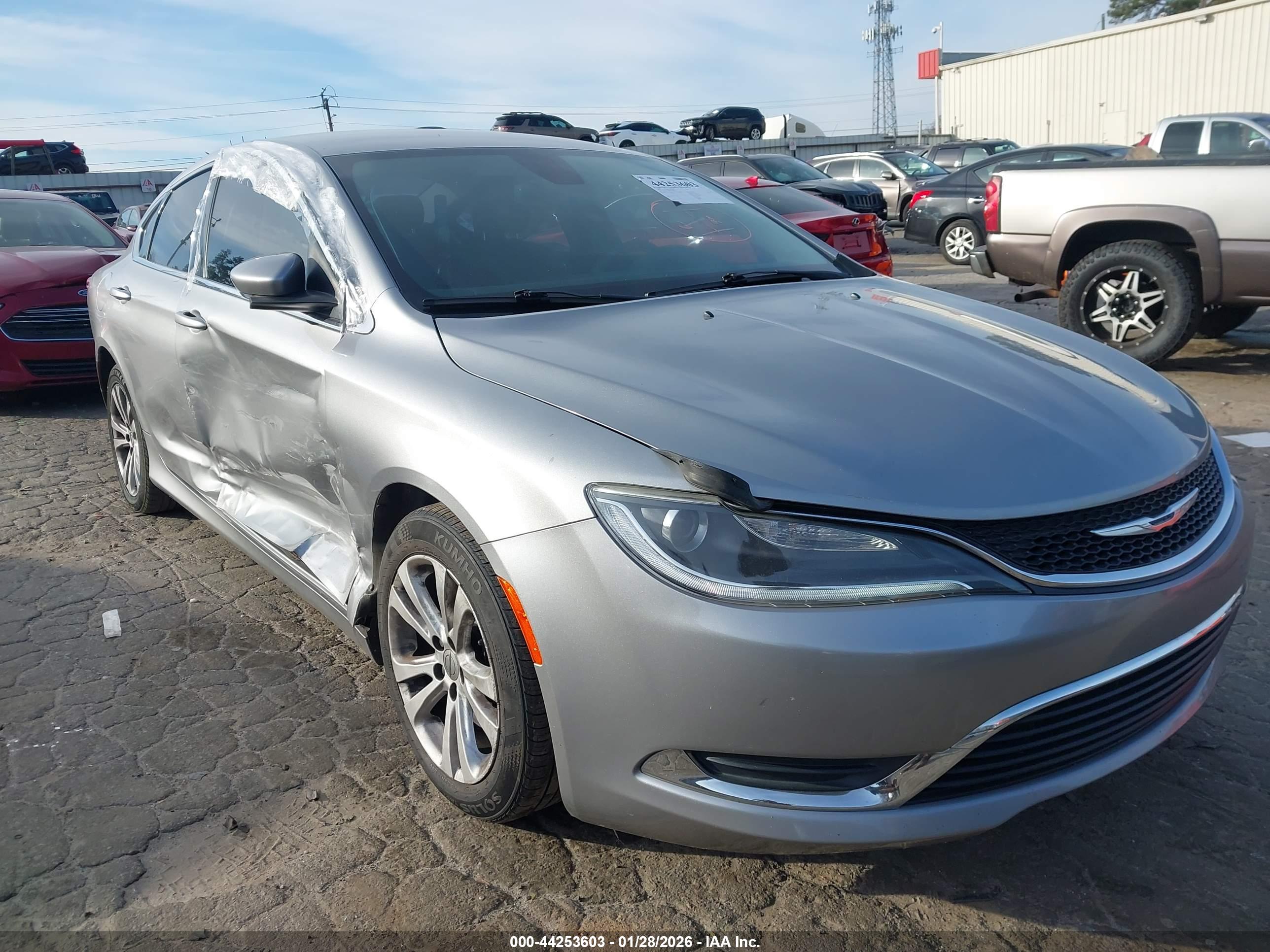 CHRYSLER 200 image 6