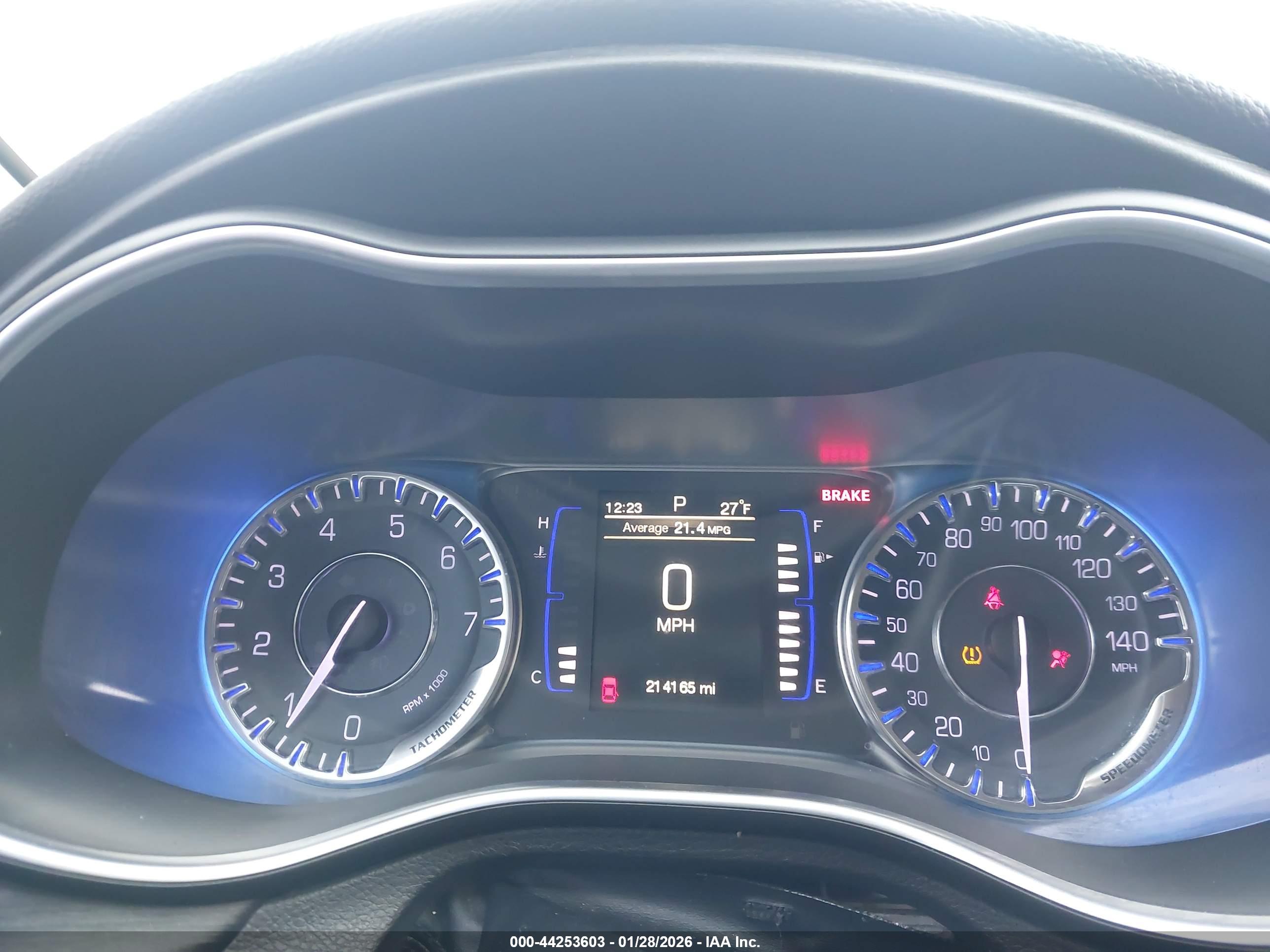 CHRYSLER 200 image 7